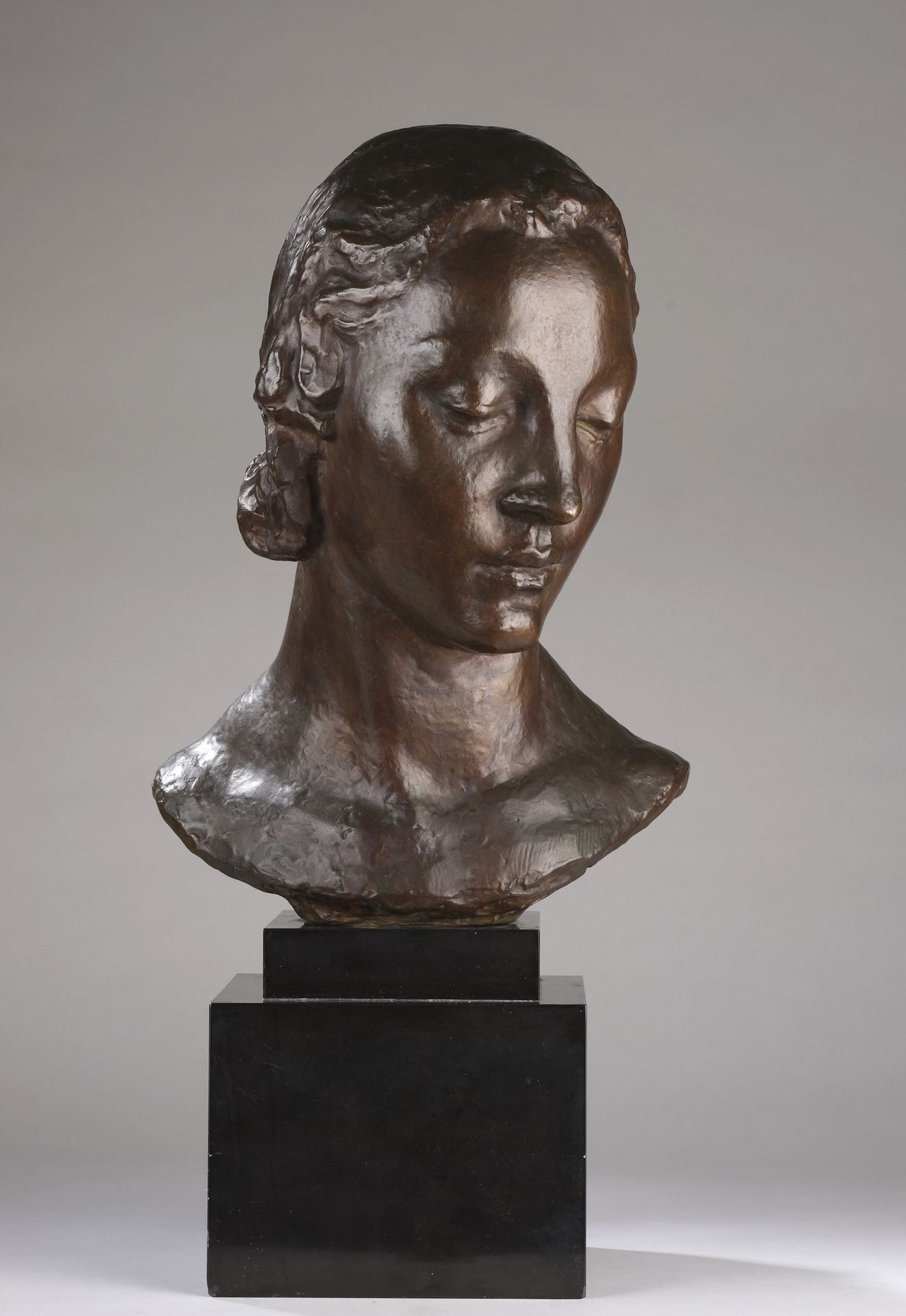 Null Robert Wlérick (1882-1944)

珍妮的半身像，1943-44年

青铜证明，编号7/10 Lucien Thinot砂型铸造
&hellip;