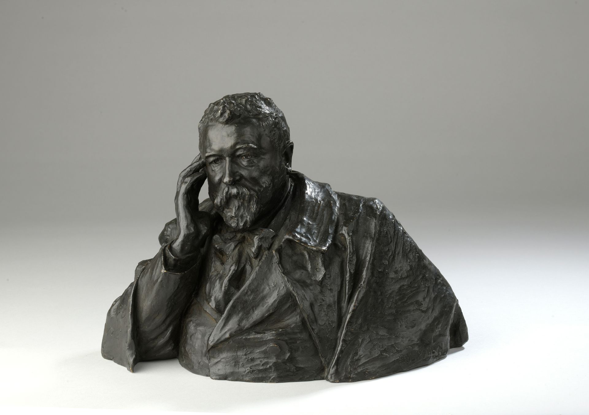 Null 保罗-鲍林 (1852-1937)

阿尔伯特-勒布格（1849-1928）

棕色铜质半身像的小生命

左肩有签名 "PAUL PAULIN"，有H&hellip;