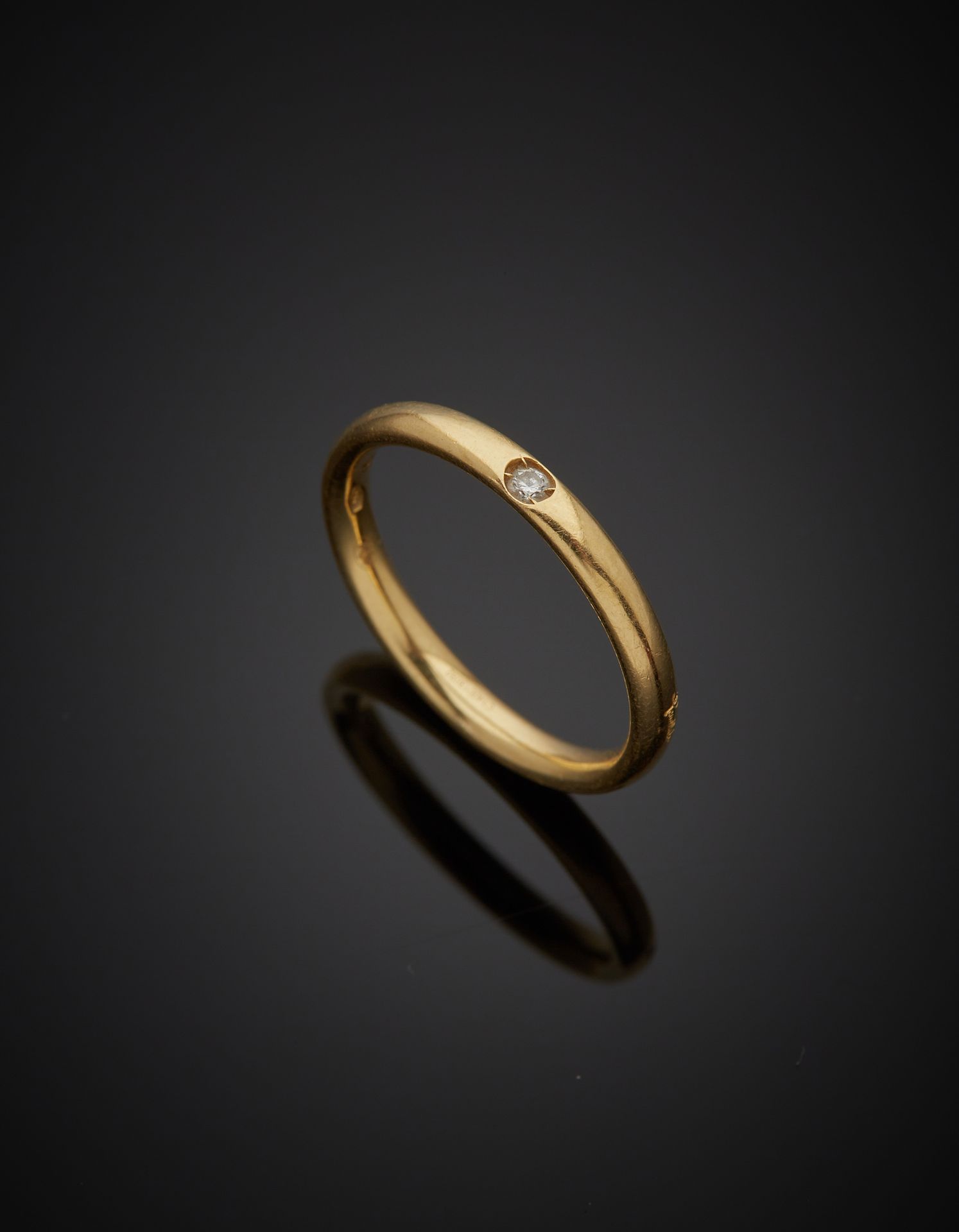 Null POMELLATO - 750‰的18K黄金戒指，"Lucciole "型号，镶嵌一颗明亮型切割钻石，签名和编号为C1 40013032。附上证书。石&hellip;