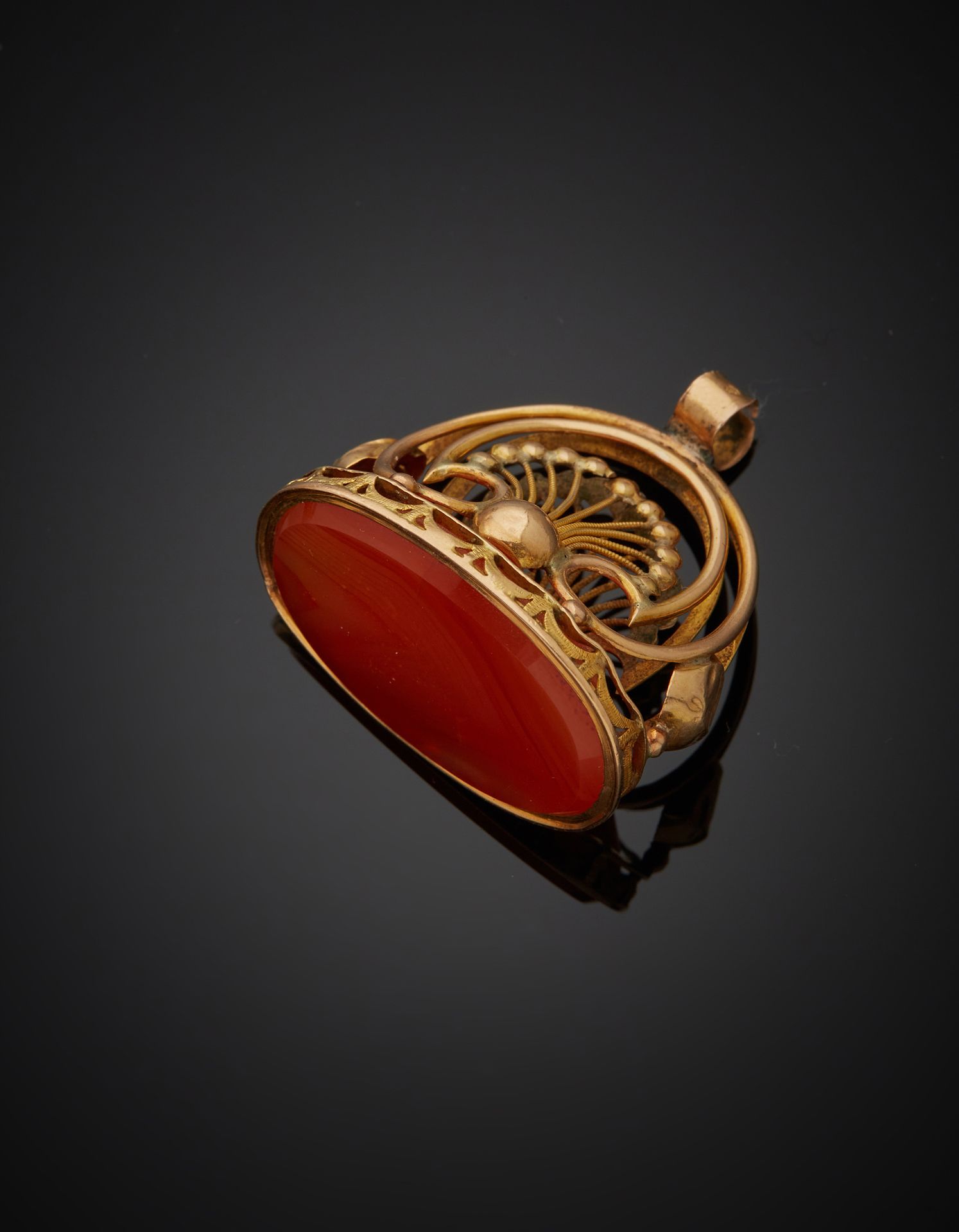 Null 18K yellow gold 750‰ seal, adorned with a carnelian cabochon with shell and&hellip;