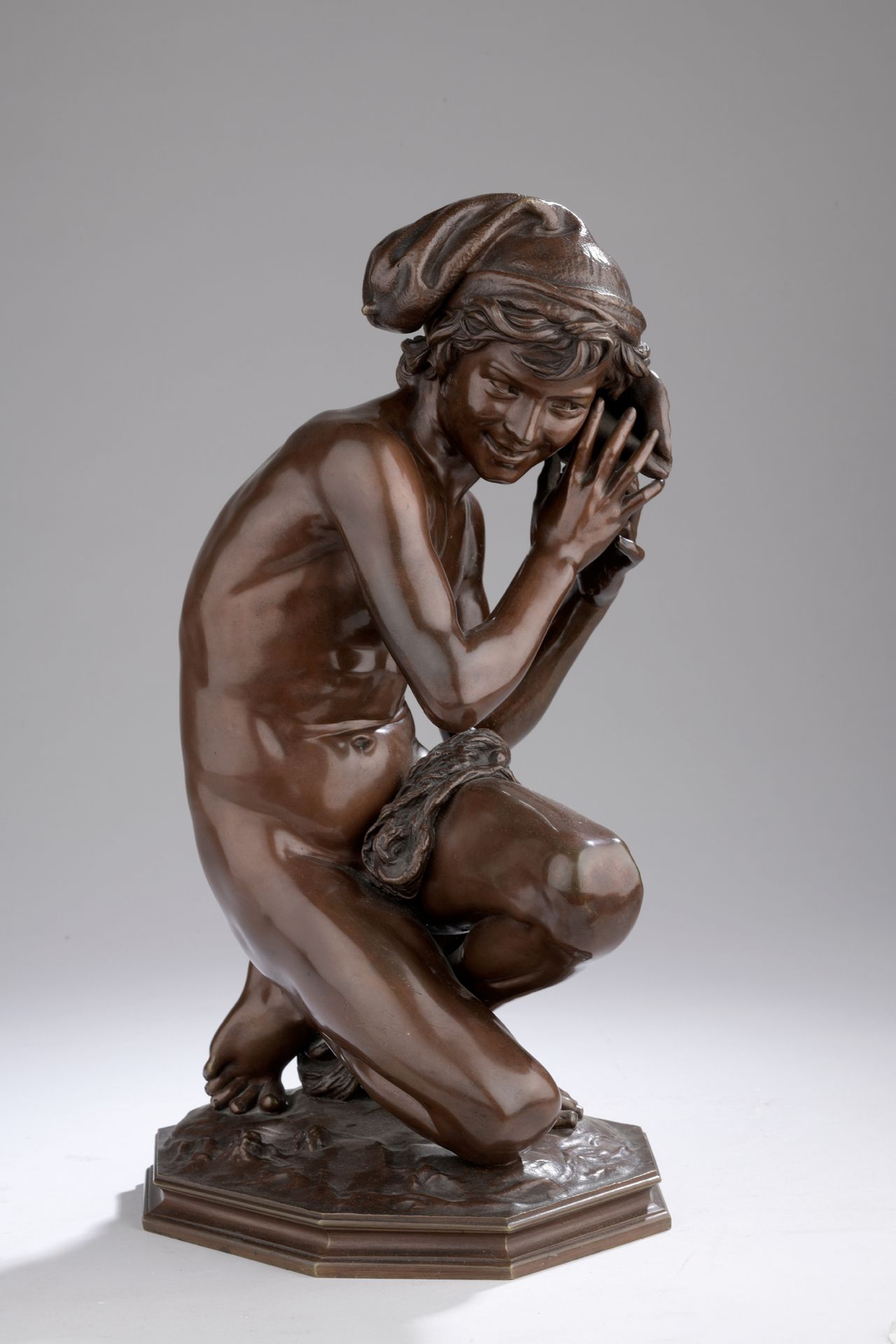 Null Jean-Baptiste Carpeaux (1827-1875) 

Le pêcheur à la coquille n°3

Bronze à&hellip;