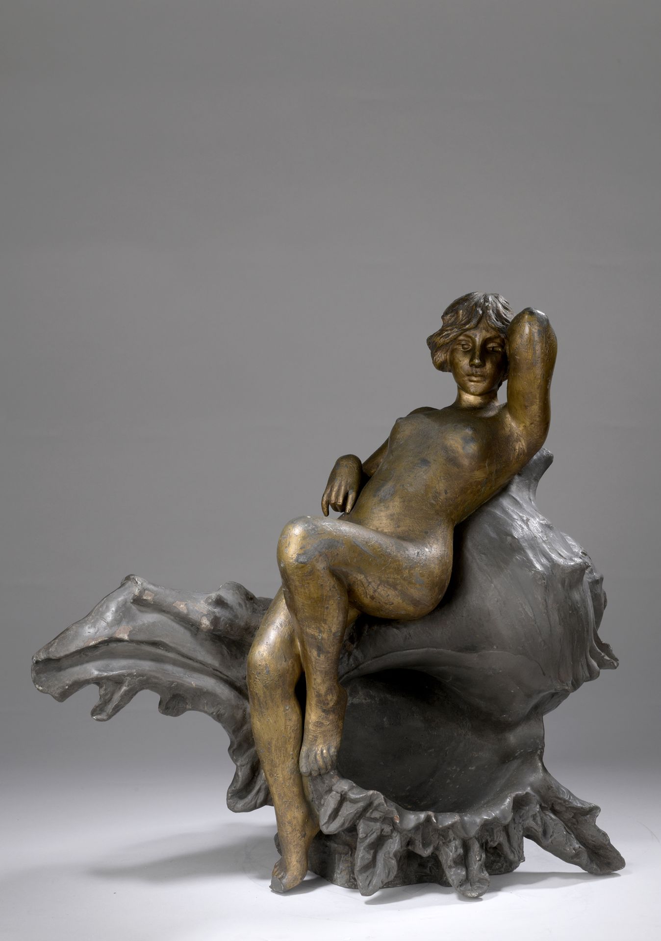Null 埃马纽埃尔-维拉尼斯(1880-1920)

裸体

铸造锡器，带有锡器和鎏金的铜锈

背面海螺上有签名："VILLANIS

H.43厘米

小事故&hellip;