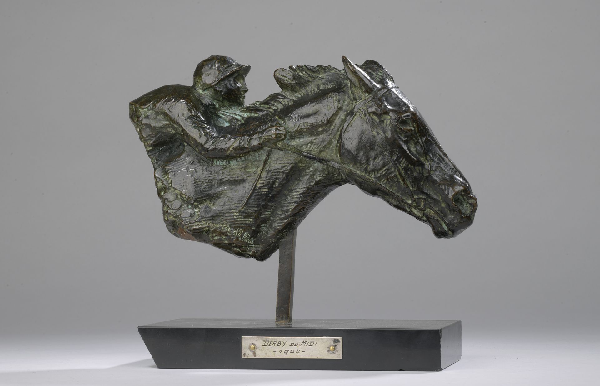 Null Roger Godchaux (1878-1958) 

Derby del Midi, 1944

Bronzo con patina marron&hellip;