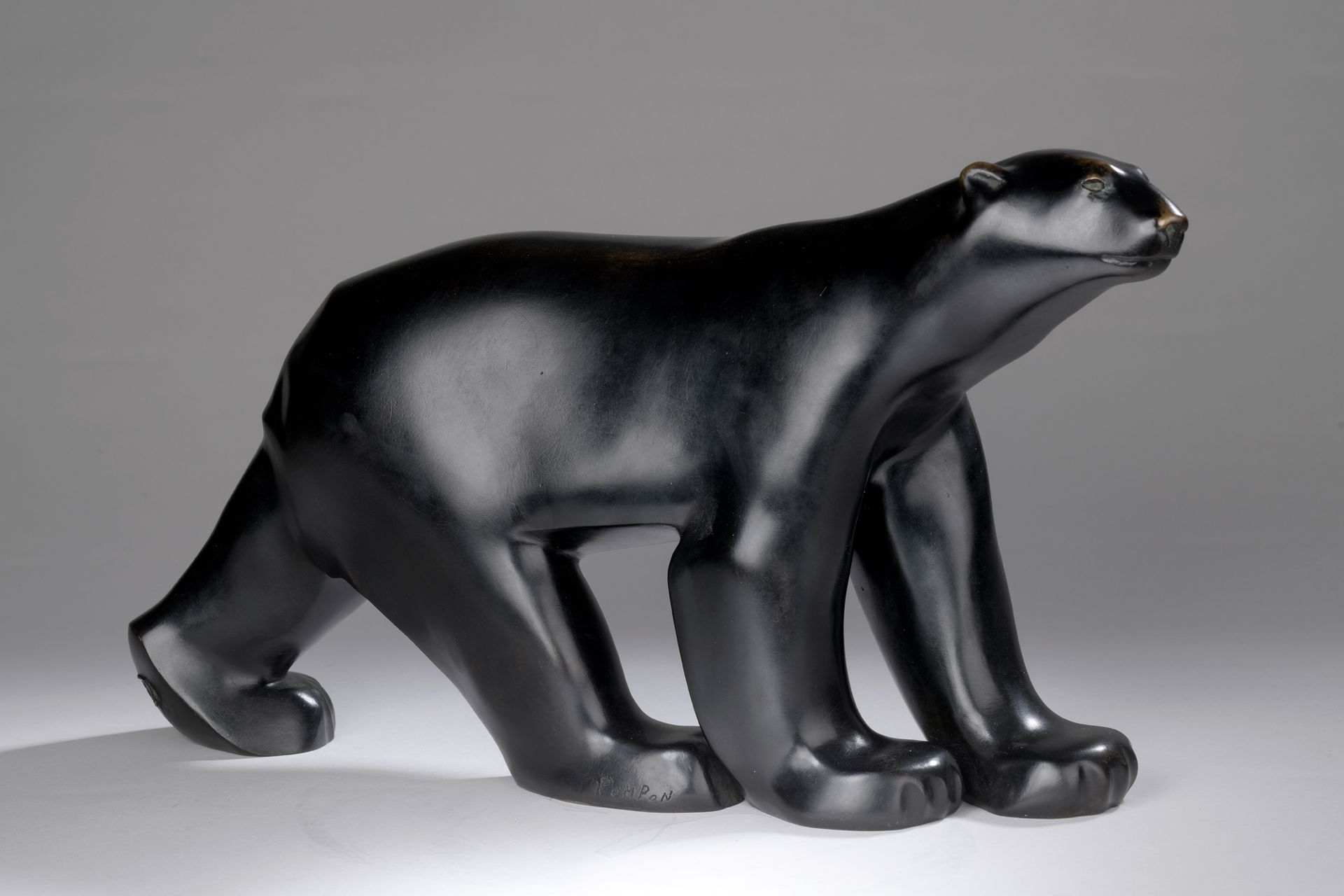 Null 弗朗索瓦-蓬蓬(1855-1933)

白熊

1921-1924年左右创建的模型

带有深棕色铜锈的青铜证明

来自Claude Valsuani铸&hellip;