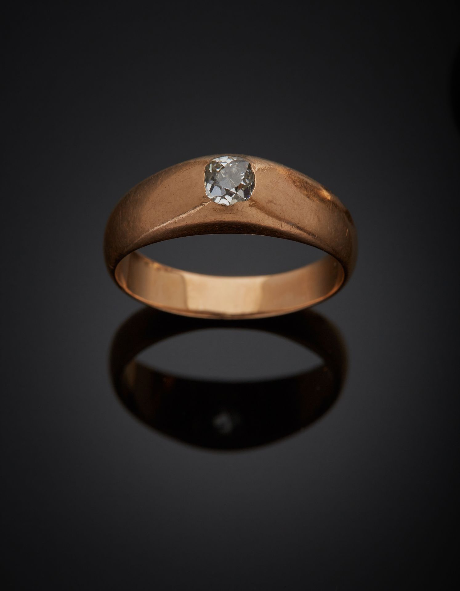 Null Solitaire en or jaune 18K 750‰, orné d’un diamant de taille ancienne. Pierr&hellip;
