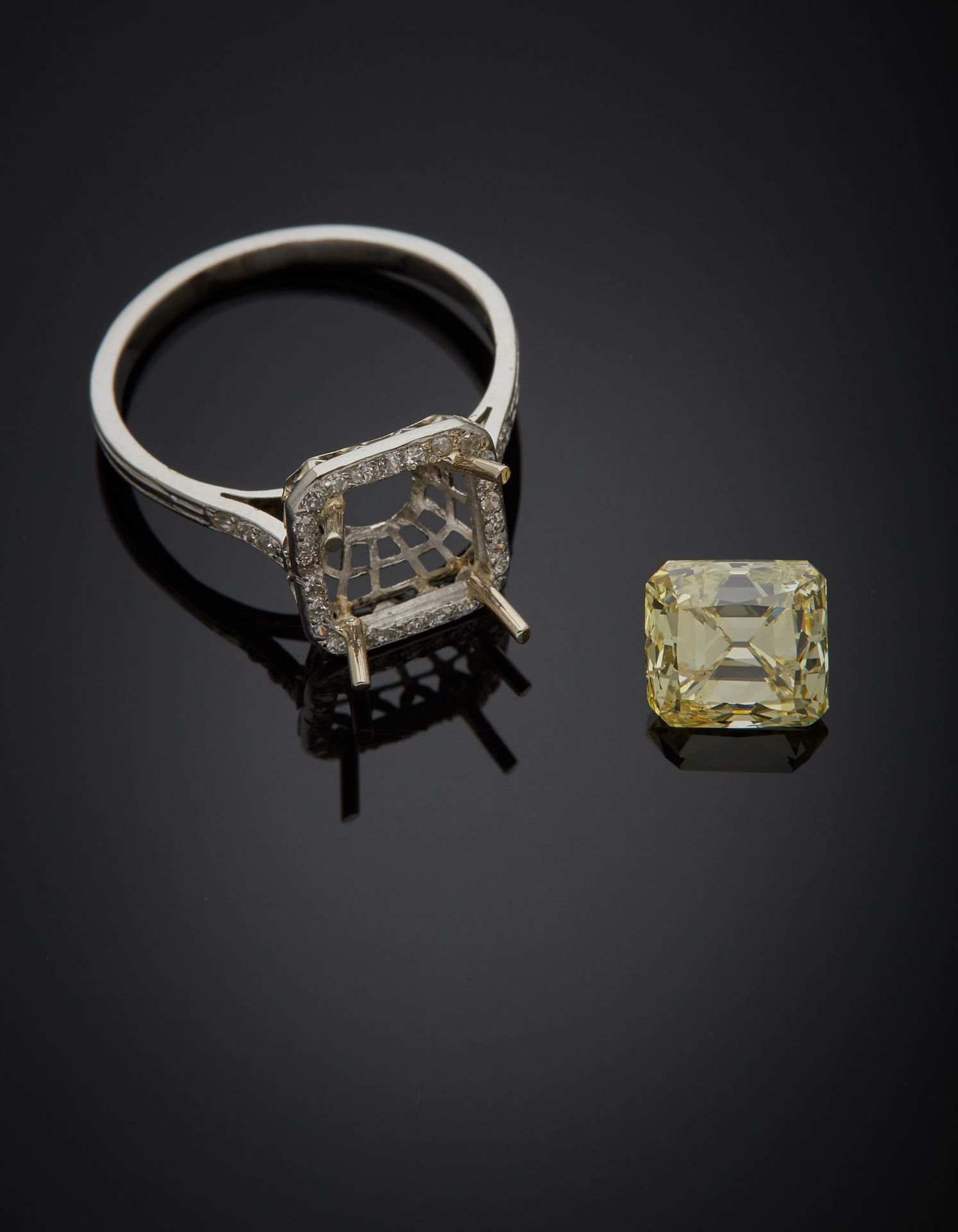 Null Bague en platine 850‰, de forme rectangulaire, sertie d’un diamant jaune cl&hellip;