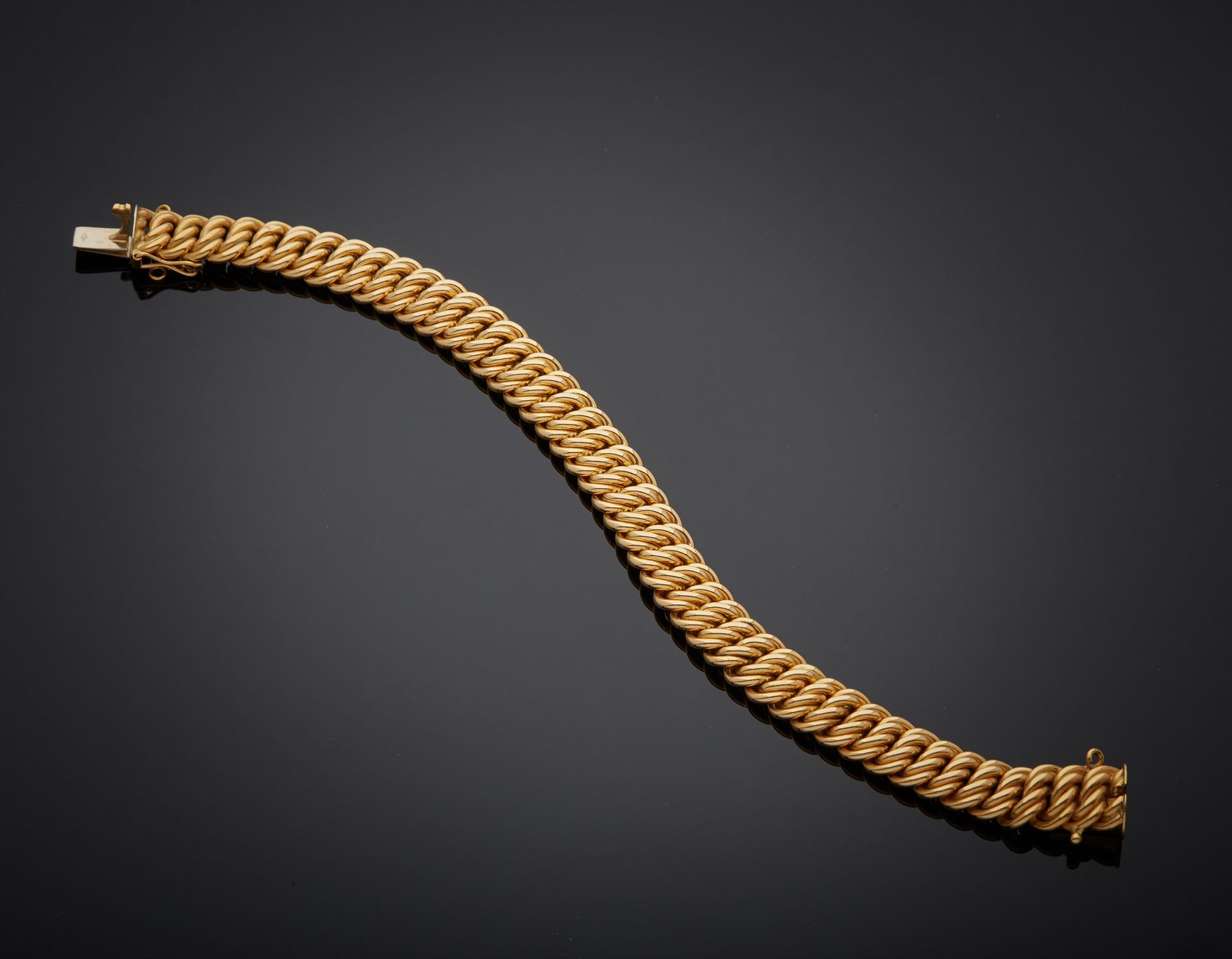 Null Armband aus 18 Karat Gelbgold 750‰, amerikanische Masche, ziseliert, Klickv&hellip;