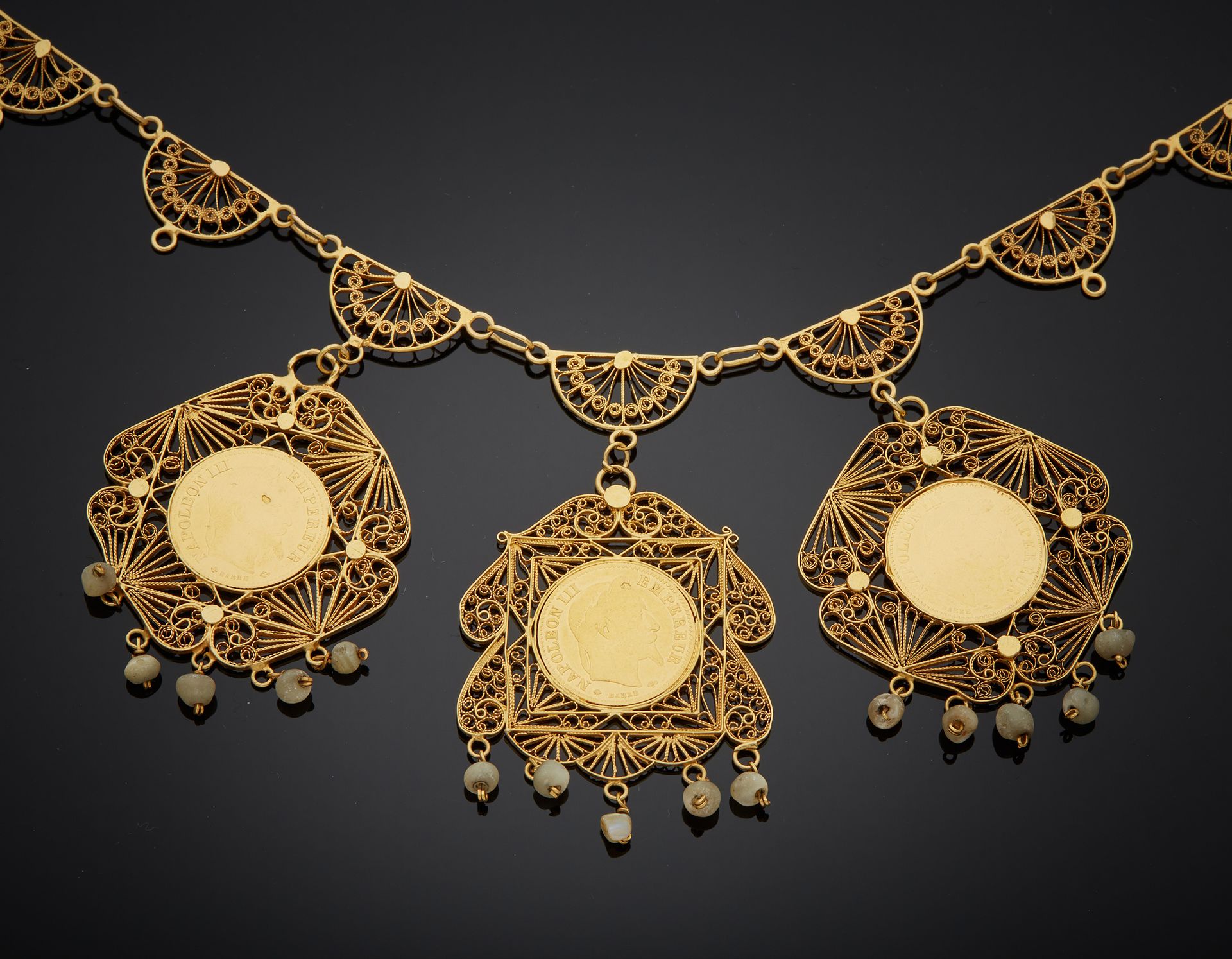 Null Necklace in 18K yellow gold 750‰, adorned with fan-shaped filigree motifs, &hellip;