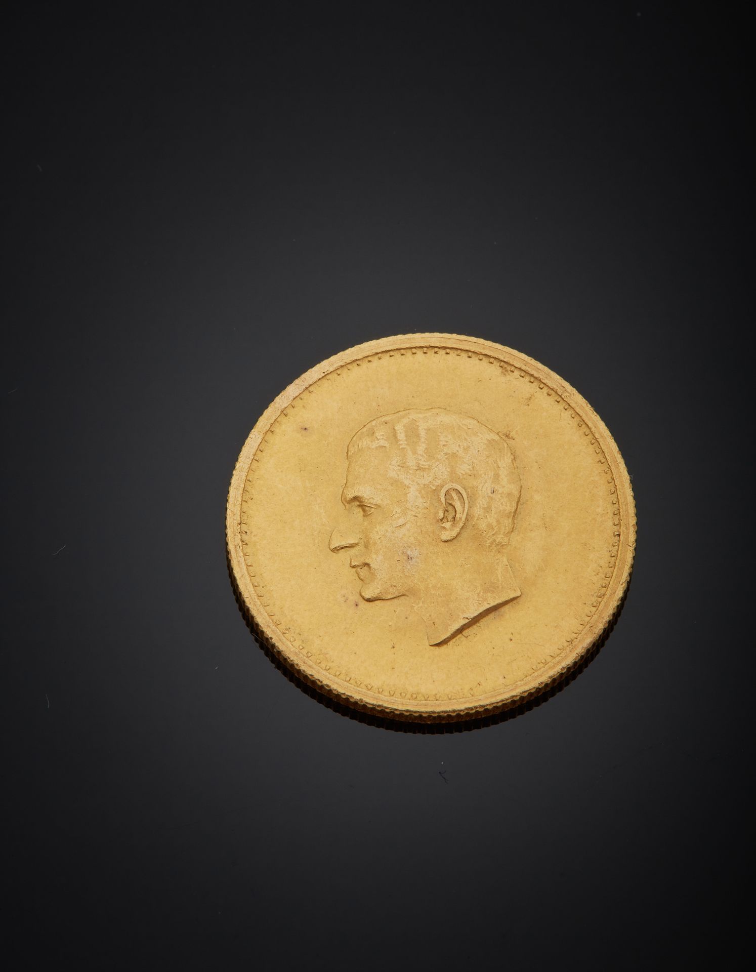 Null Médaille en or, profil du Shah d’Iran. Commémoration du 2500e anniversaire &hellip;