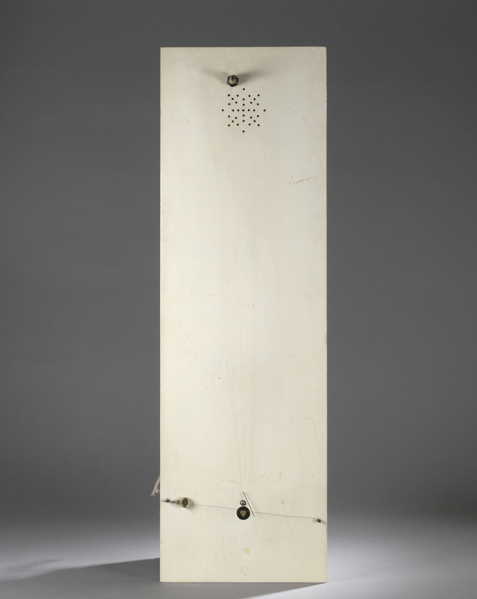 Null 瓦西拉基斯-塔基斯（1925-2019）
音乐雕塑，1967年
雕塑（木板，针，电磁铁，放大器和电气系统），背面签名并编号为7/50。
100 x 3&hellip;