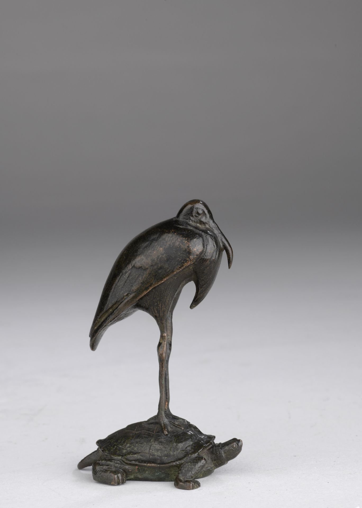 Null 安托万-路易-巴耶(1795-1875)
乌龟上的鹳鸟
由巴耶工作室在1845年至1855年之间铸造 
青铜，带有棕黑色的铜锈
底部印有 "BARYE&hellip;
