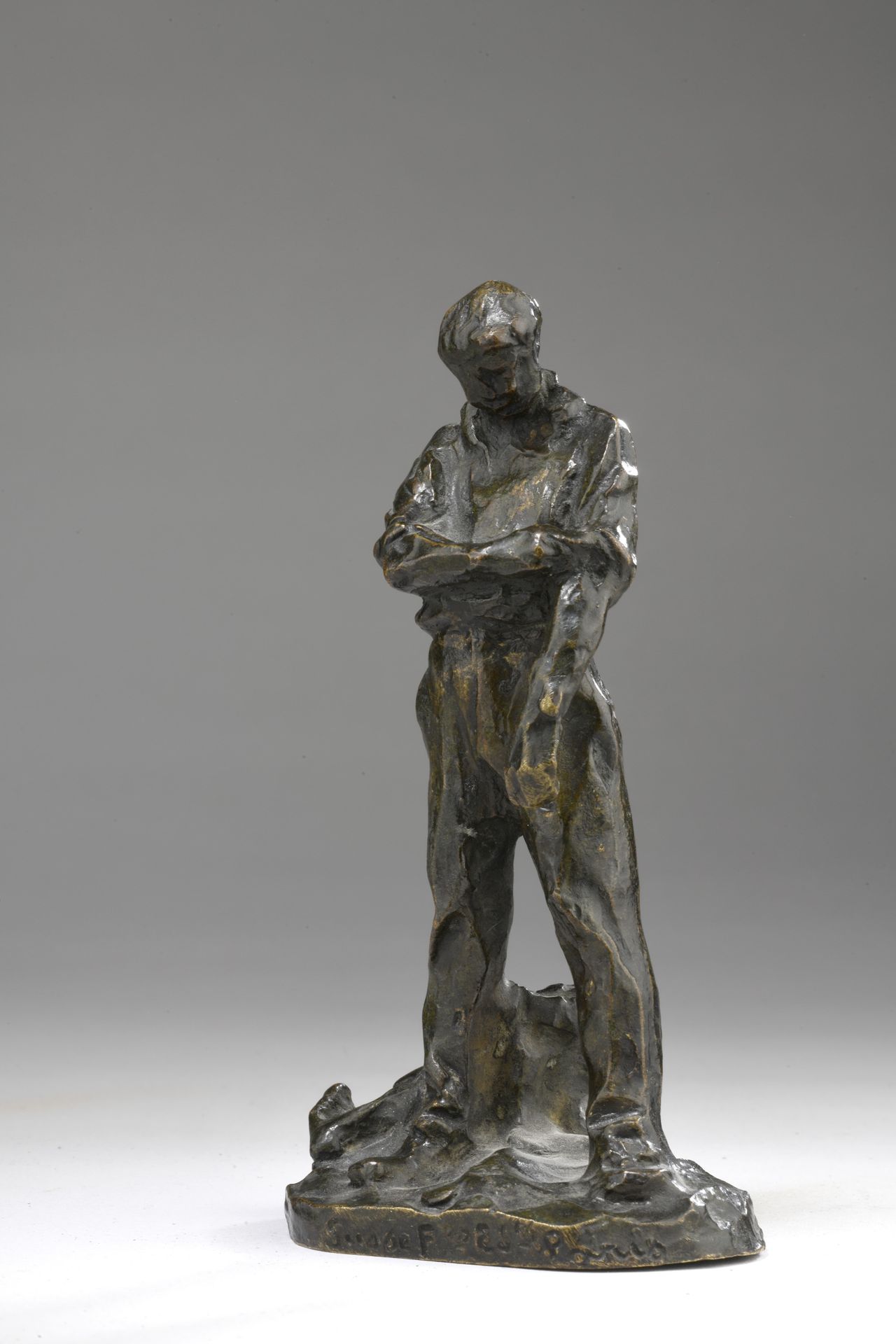 Null 艾梅-朱尔斯-达鲁(1838-1902) 
站立的比内尔
创作于1889年至1898年的模型 
青铜，有棕色和绿色的光泽
签名为 "DALOU
有圆形&hellip;