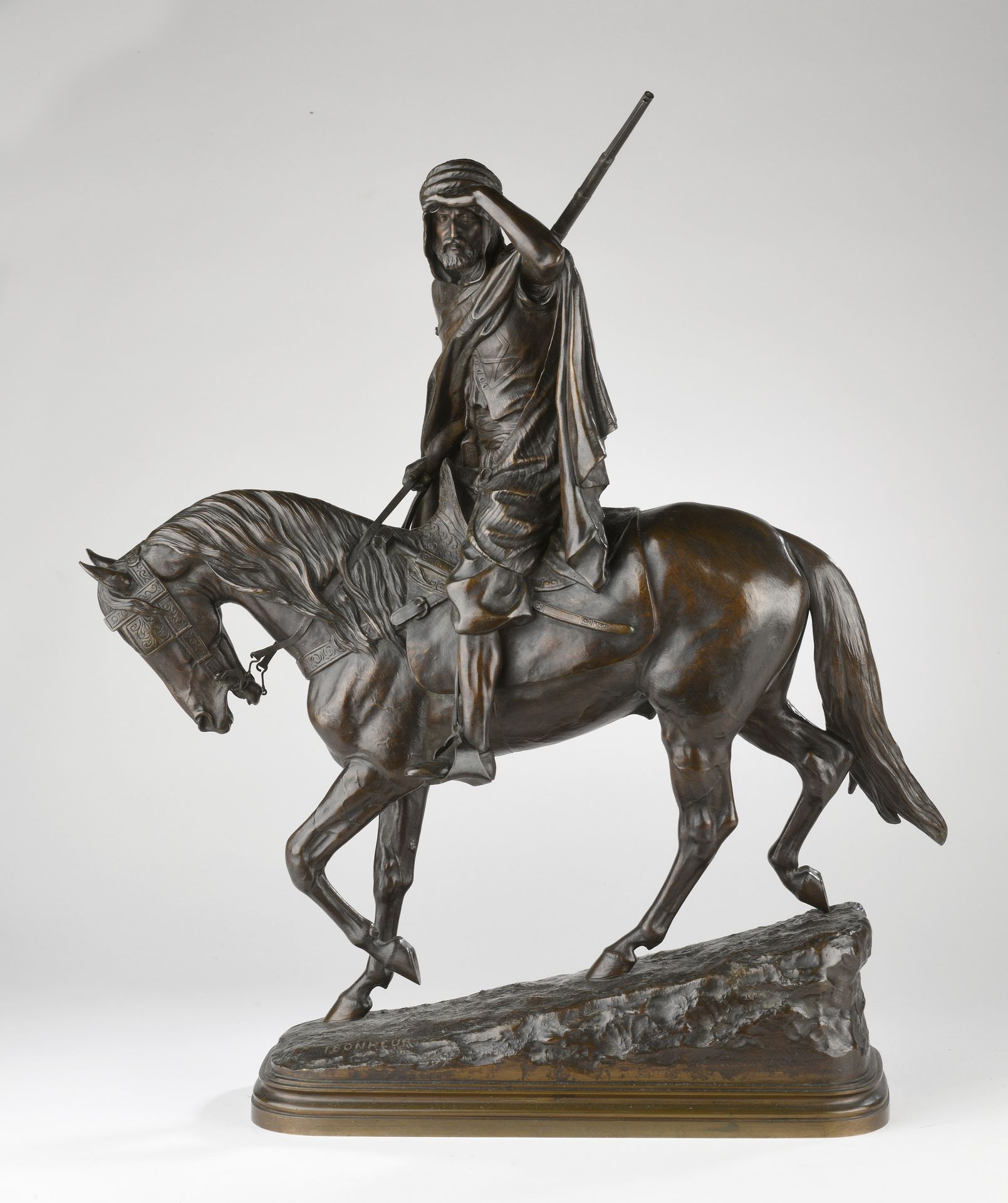 Null 伊西多尔-博尔(1827-1901) 
马背上的阿拉伯战士
约1880年
青铜，带有棕色的铜锈
平台上盖有 "PEYROL ÉDITEUR "的印章
&hellip;