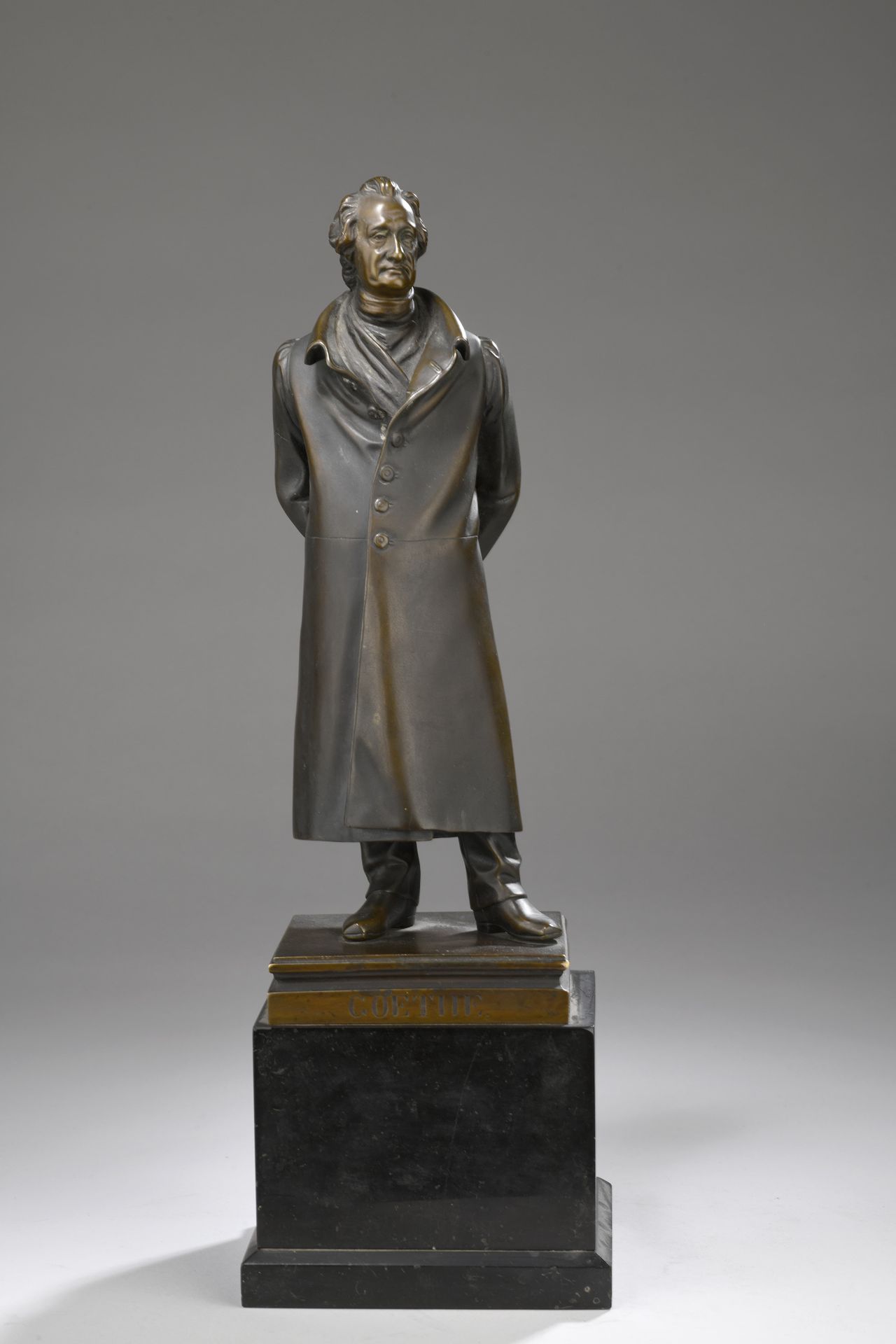 Null 克里斯蒂安-丹尼尔-劳赫(1777-1857)
约翰-沃尔夫冈-冯-歌德 (1759-1832)
模型创作于1828年
青铜，带有浅棕色的铜锈 
署名&hellip;