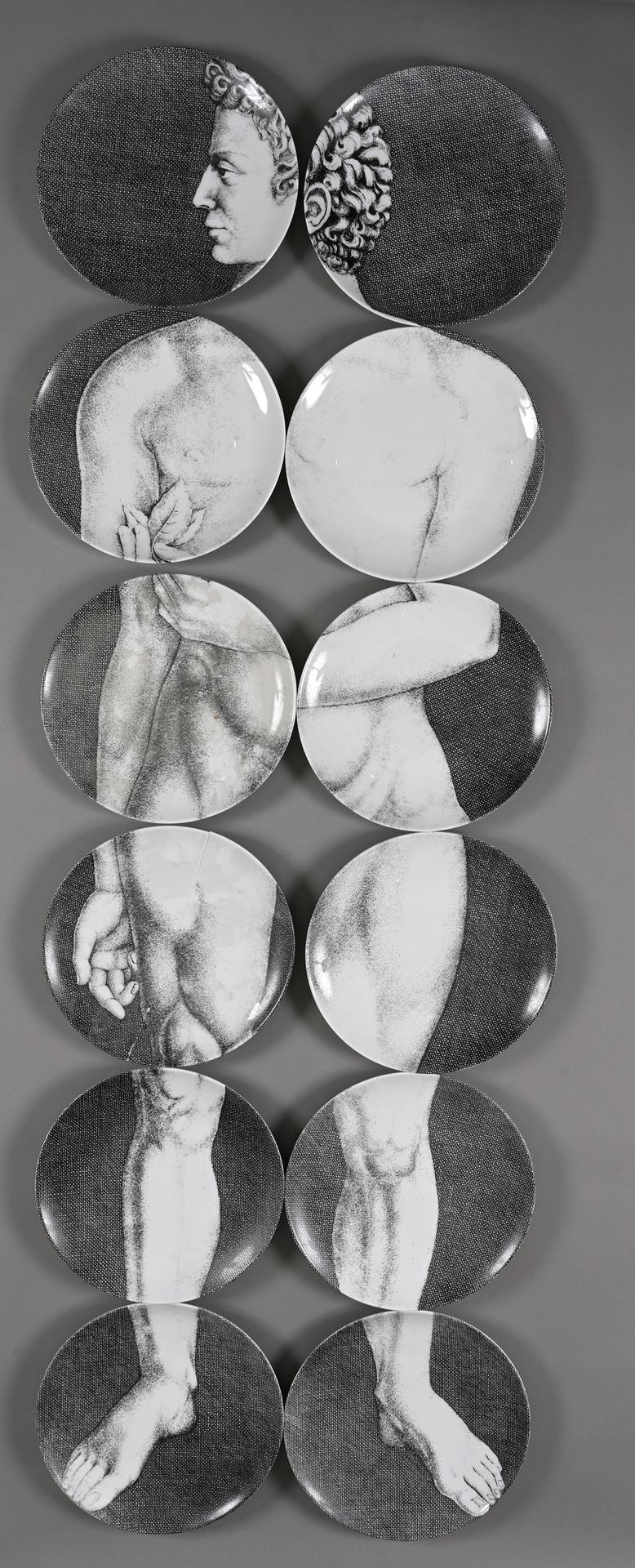 Null FORNASETTI Piero (1913-1988)
Série Adam
Suite de douze assiettes en porcela&hellip;