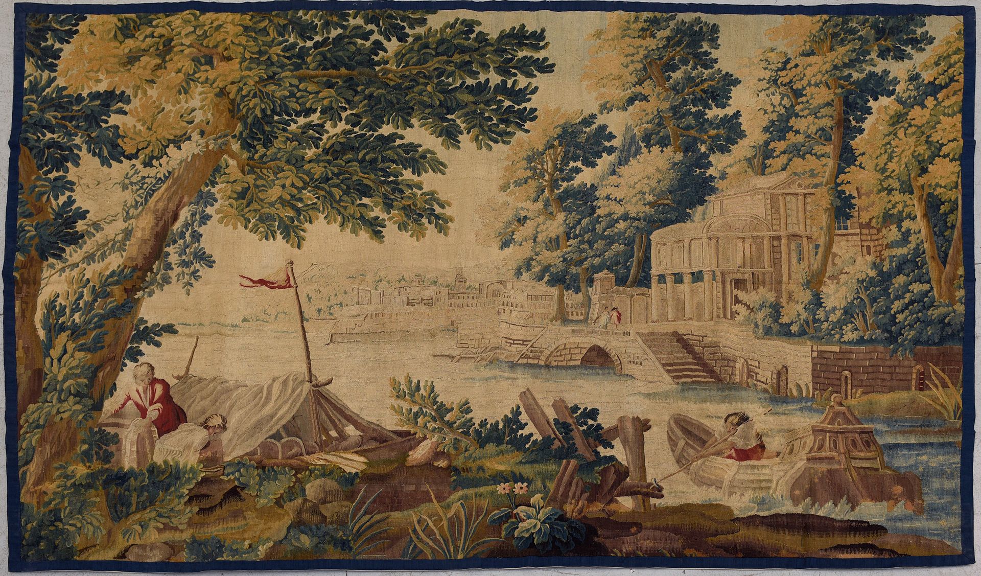 Null 奥布松羊毛和丝绸挂毯，以约瑟夫-弗内（Joseph Vernet）的漫画为蓝本，装饰有宫殿和工厂的海港景观，前景是滚动的木桶和小船。
18 世纪下半叶&hellip;
