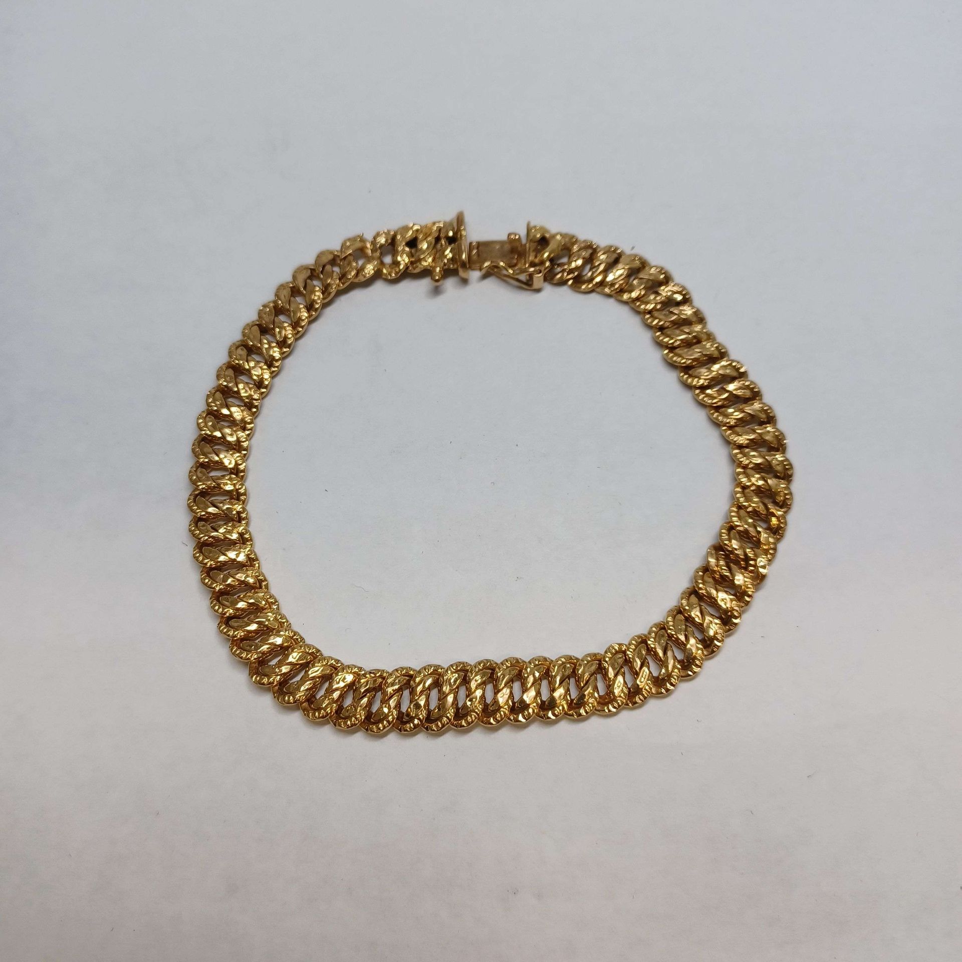 Null Armband aus 750-Millimeter-Gold mit amerikanischer Masche. Länge 19 cm. Bru&hellip;