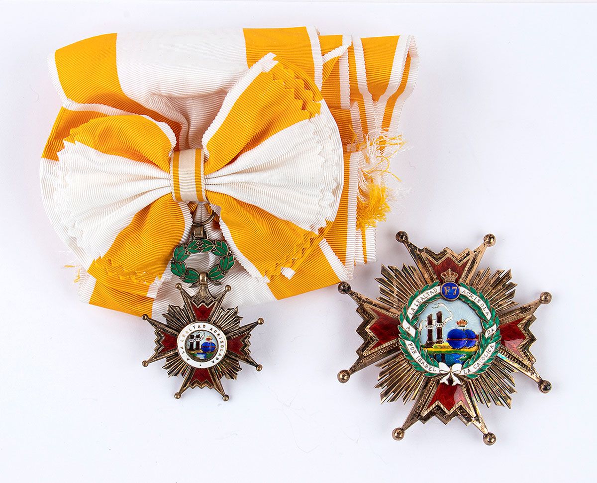 Null Spain, Order Of Isabella the catholica, grand cross set
 

Unusual set of G&hellip;