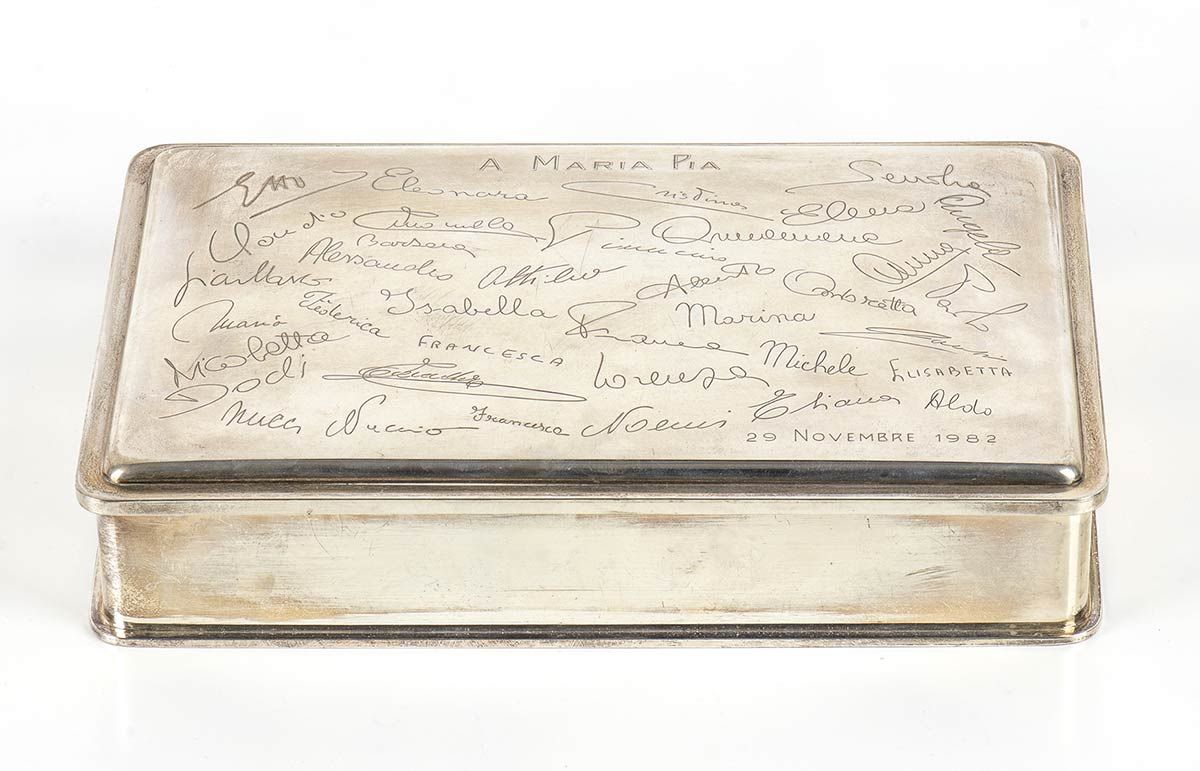Null Caja de plata 800/1000 con dedicatoria a Maria Pia Fanfani - Italia, siglo &hellip;