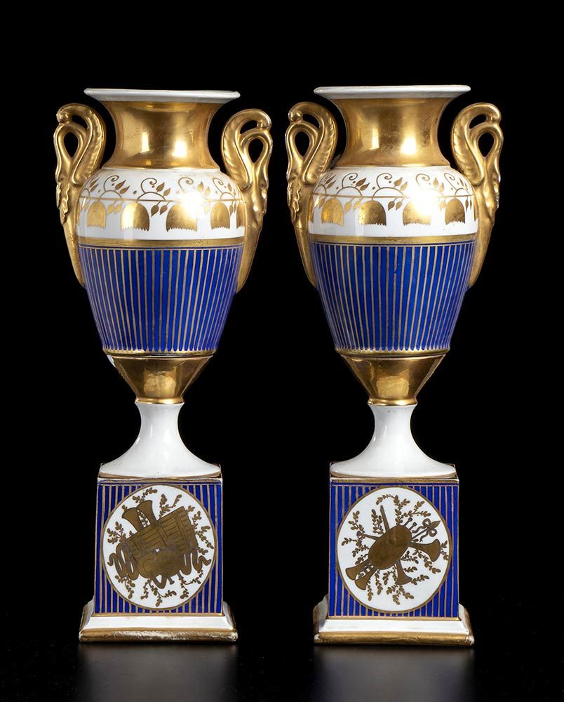 Null SÈVRES (in style of)

Potiches
36 x 14 x 10 cm
Two potiches, Sevres style
G&hellip;