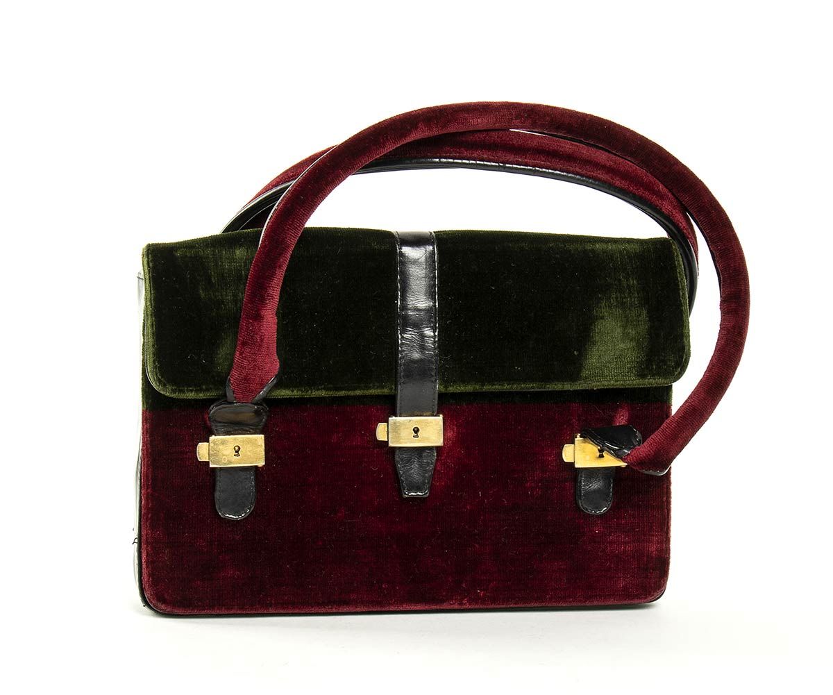 Null ROBERTA DI CAMERINO

BAG

Late 50s / Early 60s



Black leather red/green v&hellip;