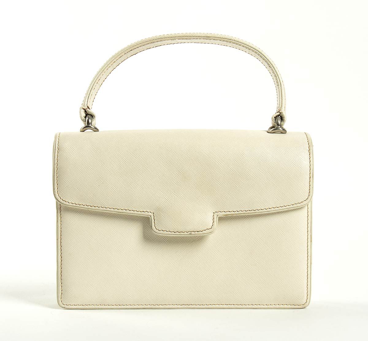 Null GUCCI

LEATHER BAG

60s



White leather bag



General conditions grading &hellip;