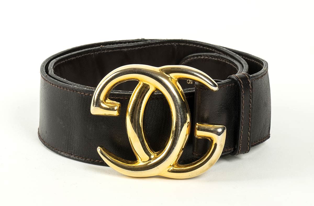 Null GUCCI

LEATHER BELT

80s



Gilded logo buckle black leather belt



Genera&hellip;