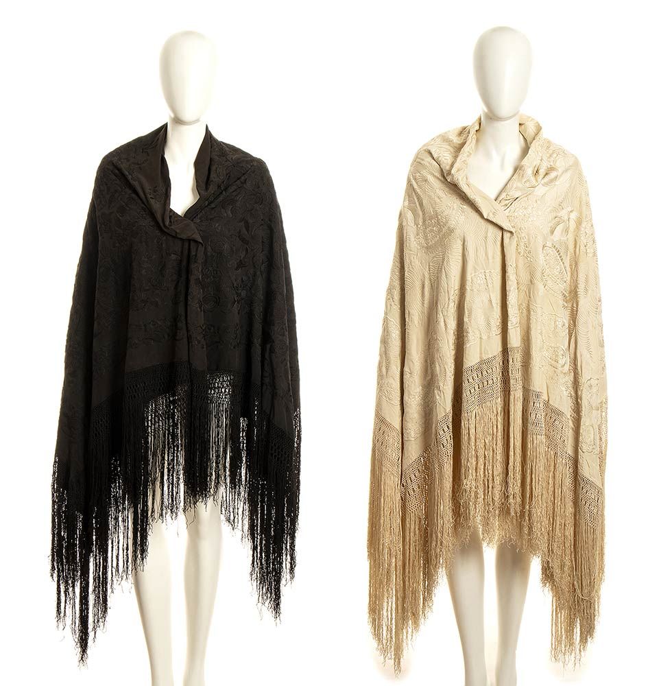 Null 2 SHAWLS

Late 19th / Early 20th century



A lot of 2 black and ivory silk&hellip;