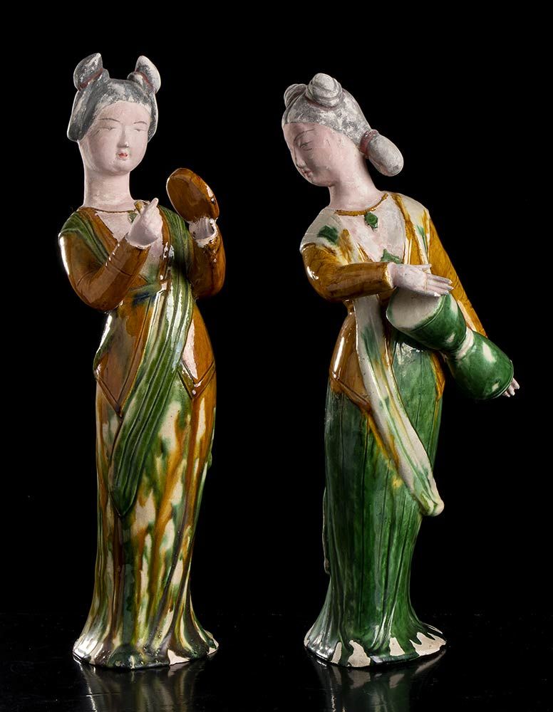 TWO SANCAI GLAZED CERAMIC FEMALE FIGURES 两件三彩釉面陶瓷女像

中国，20世纪

每个高40厘米



出处：意大利私&hellip;