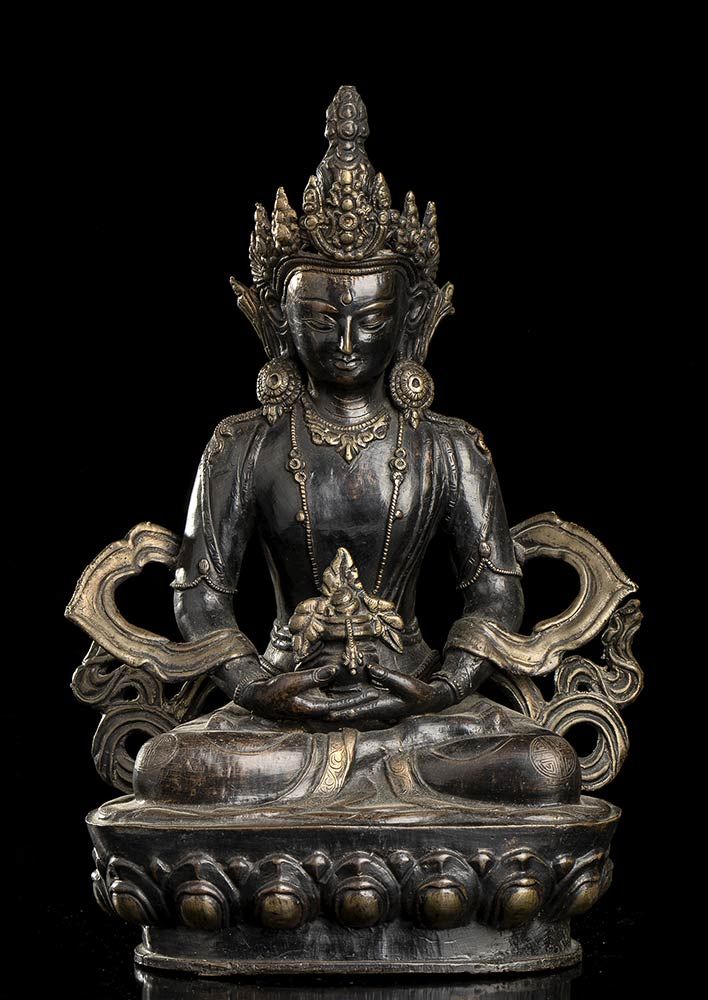 A BRONZE AMITAYUS A BRONZE AMITAYUS 

Tibet, 20th century

Sitting on a lotus fl&hellip;