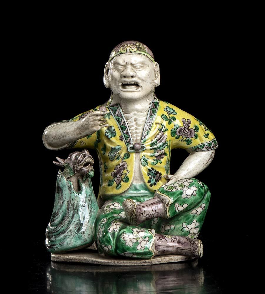 A 'FAMILLE VERTE' PORCELAIN SCULPTURE WITH XIANLONG LOHAN 罗先龙的 "绿色家族 "瓷器雕塑

中国，清&hellip;