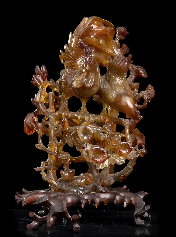 AN AGATE FLORAL COMPOSITION 玛瑙花草组合

中国，20世纪

木质底座。



18厘米高



出处：意大利私人收藏。