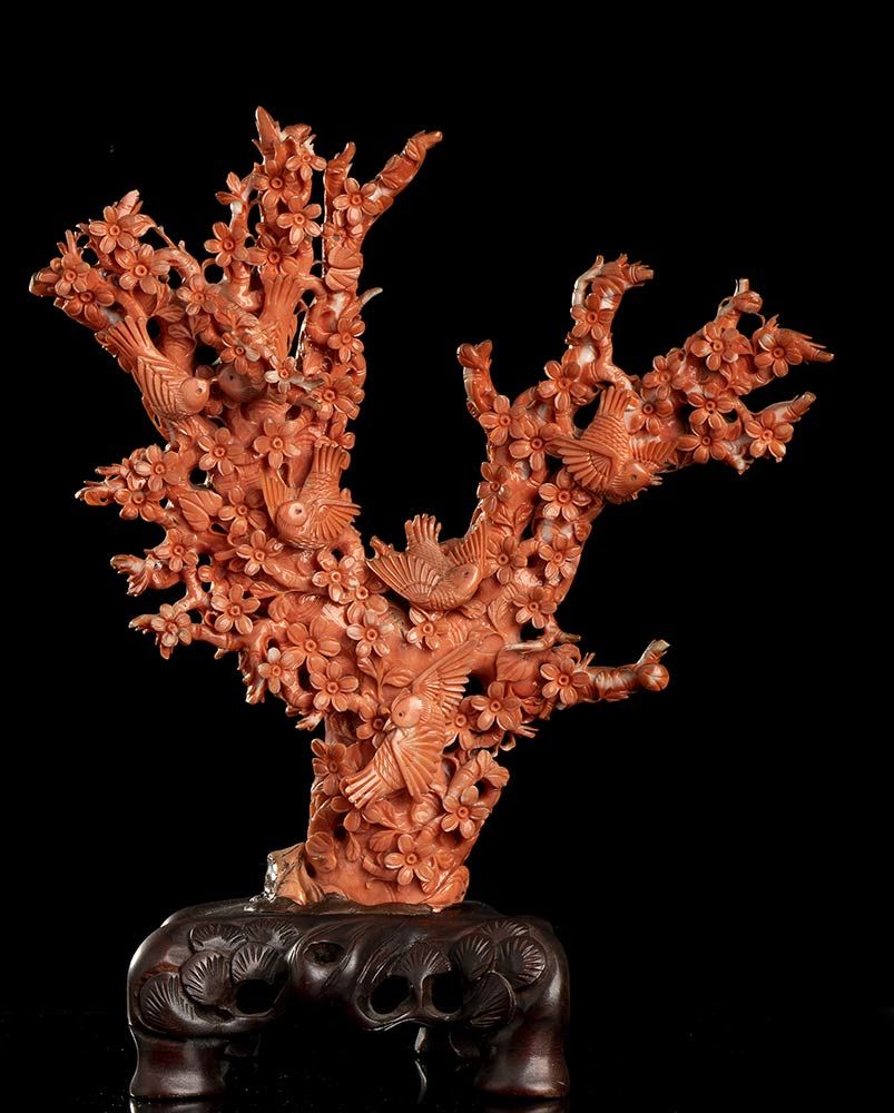 A CORAL CARVING A CORAL CARVING

China, early 20th century

Carved on the entire&hellip;