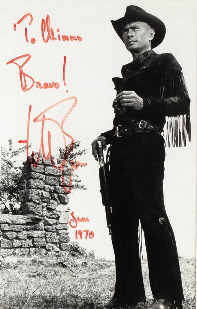 Yul Brynner: Photograph with dedication and signature Dedicatoria y firma manusc&hellip;