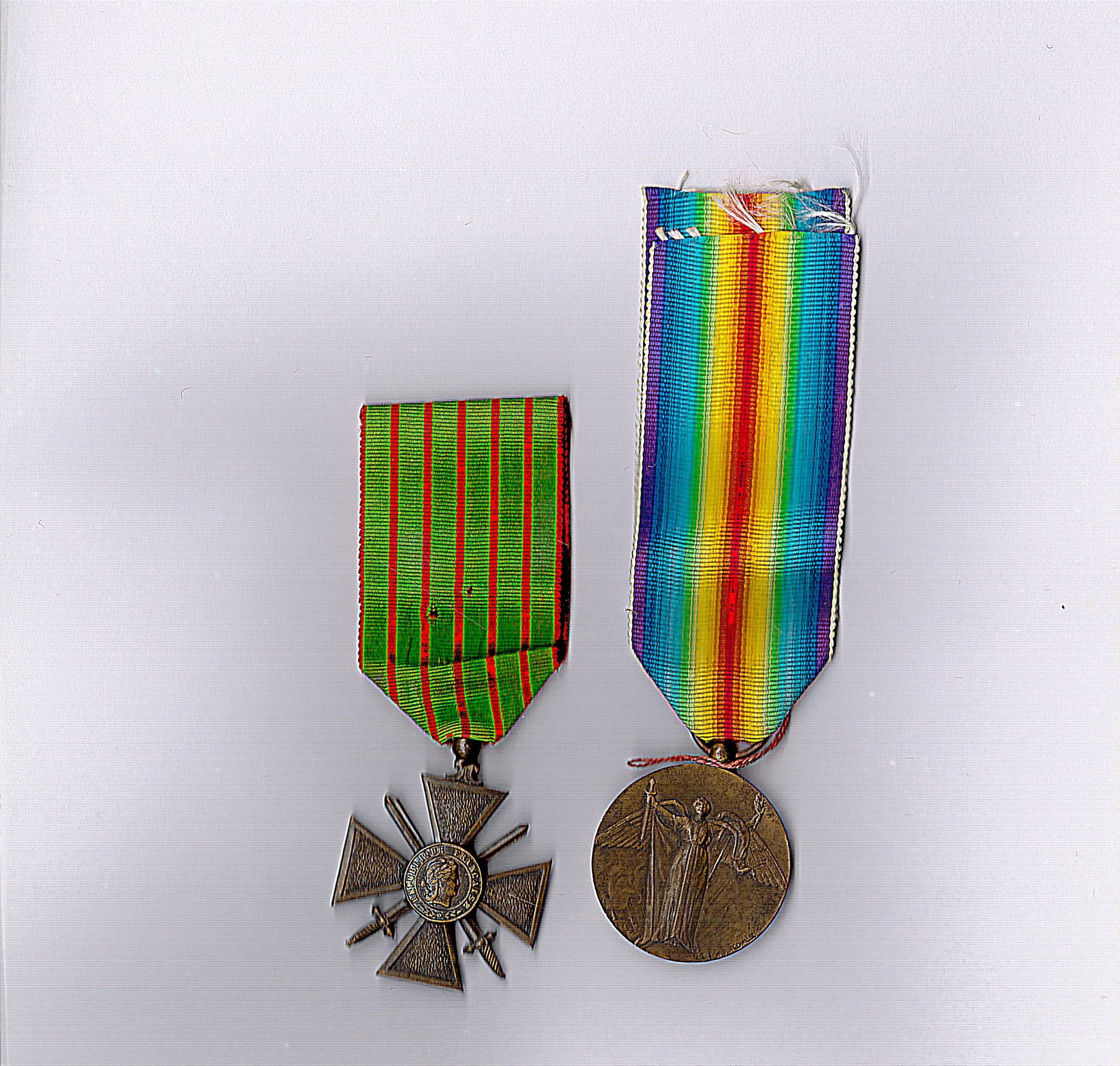 Null FRANCE
Lot of two World War I medals