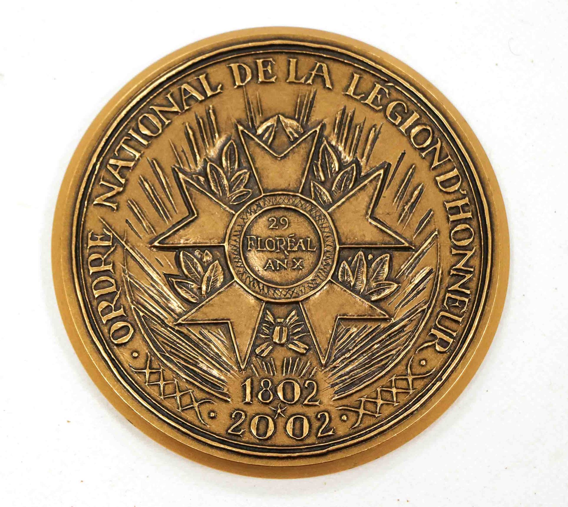 Null 1802-2002年国家荣誉军团勋章

R. Corbin的圆形铜牌。D : 87 mm