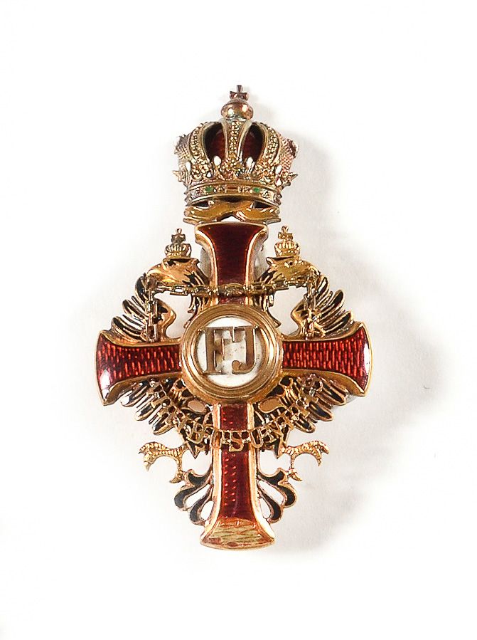 Null 奥地利

弗朗西斯-约瑟夫的命令

军官胸前的十字架 "Offizierskreuz

金和珐琅质（碎片

反面有摇动销。制造商Mayer's的标志
&hellip;