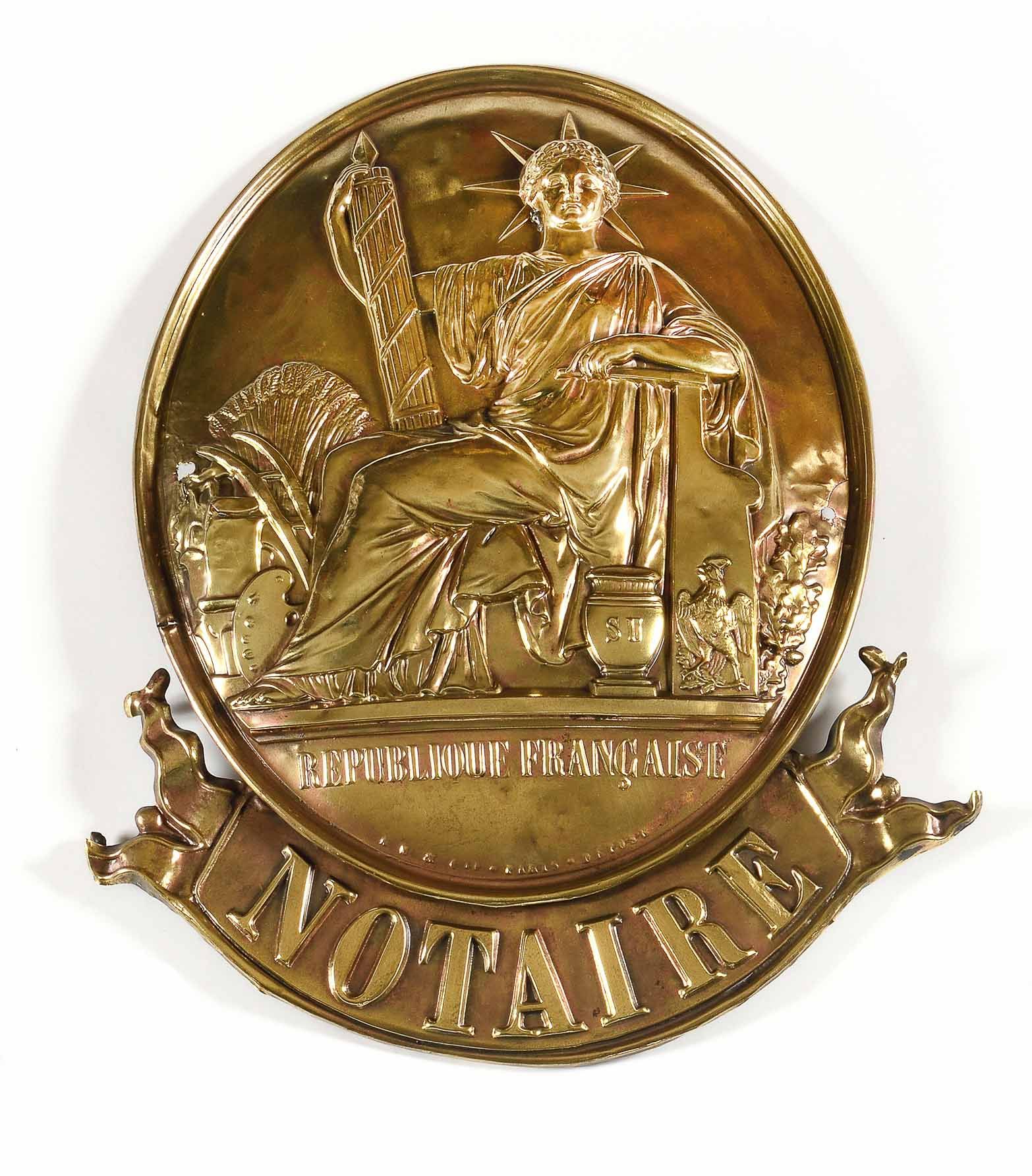 Null 第二共和国

椭圆形板上标有 "法国共和国 "和 "NOTAIRE "的黄铜印记。AM Cie公司制造

48 x 36 厘米

A.B.E.