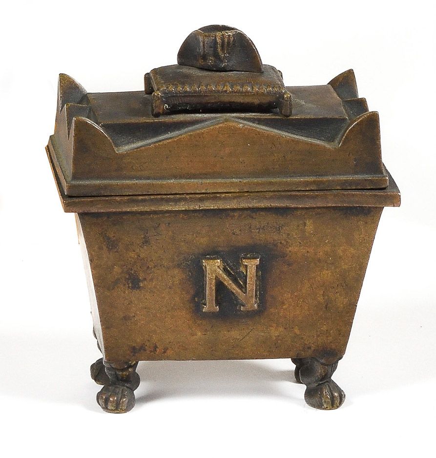 Null "拿破仑一世皇帝的石棺"。

铜质证明，正面印有 "N "字样。盖子上有著名的帽子；抬起来时，里面是皇帝的卧像。

20世纪

高：11；宽：9；深：&hellip;