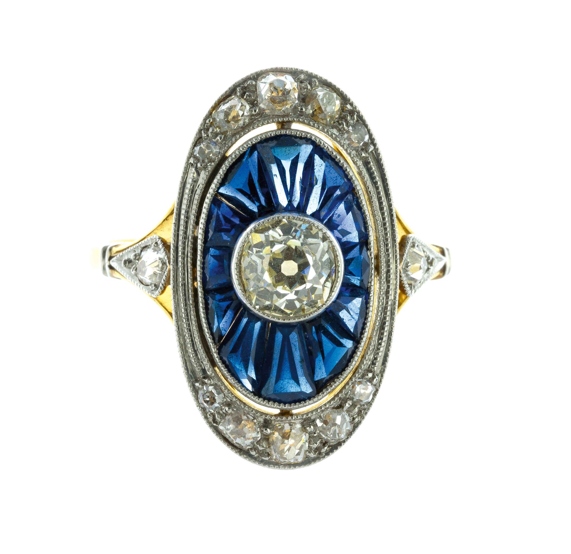 Null 椭圆形榄尖形戒指，由两块金子组成，以一颗约0.50克拉的主钻石为中心，周围是校准的蓝宝石和钻石，呈放射状 - 总重量：4.5克