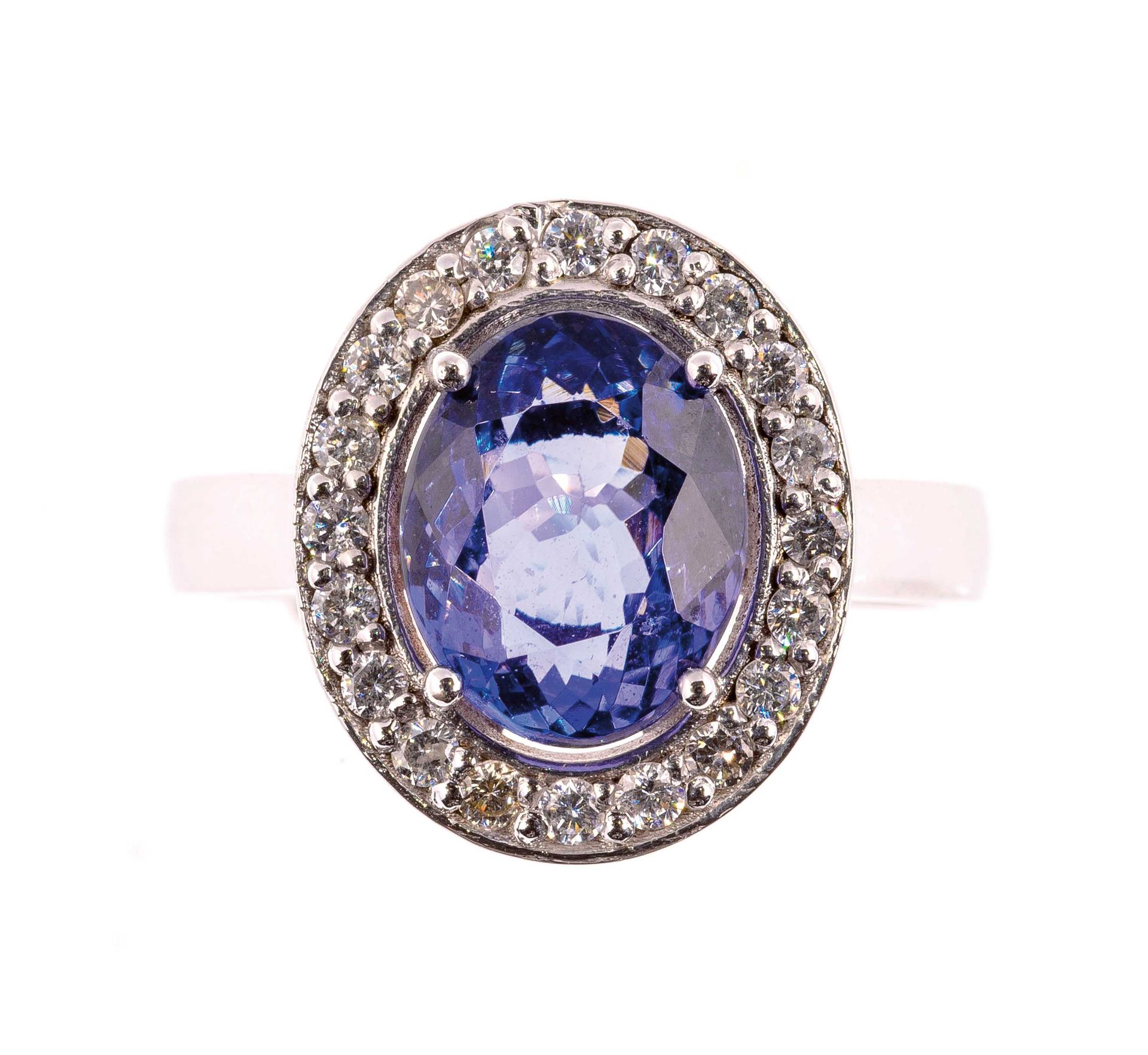 Null White gold ring centered on a 3.52 carat oval Tanzanite in a diamond settin&hellip;