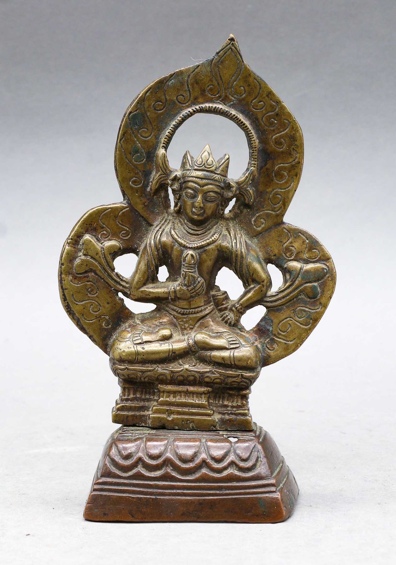Null Bronze statuette of Padmasambhava asis in meditation on a lotiform base hal&hellip;