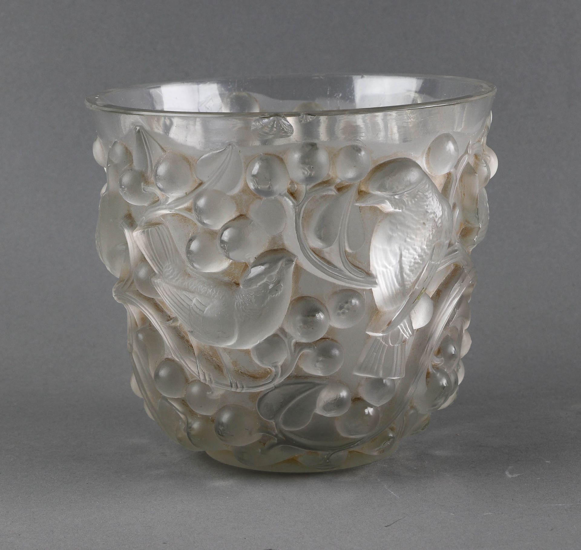 Null R.LALIQUE法国 - "Avallon "花瓶 - 模型创作于1927年 - 乳白色缎面处理的白色压制玻璃证明 - 底座下有签名，刻有N°986&hellip;