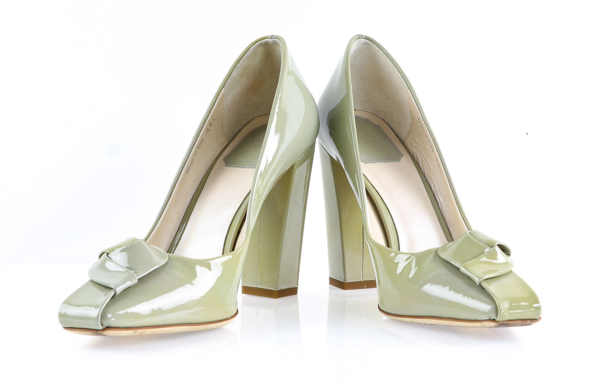 Null Christian DIOR - Pair of pearl grey patent leather pumps - S 39,5 (size can&hellip;