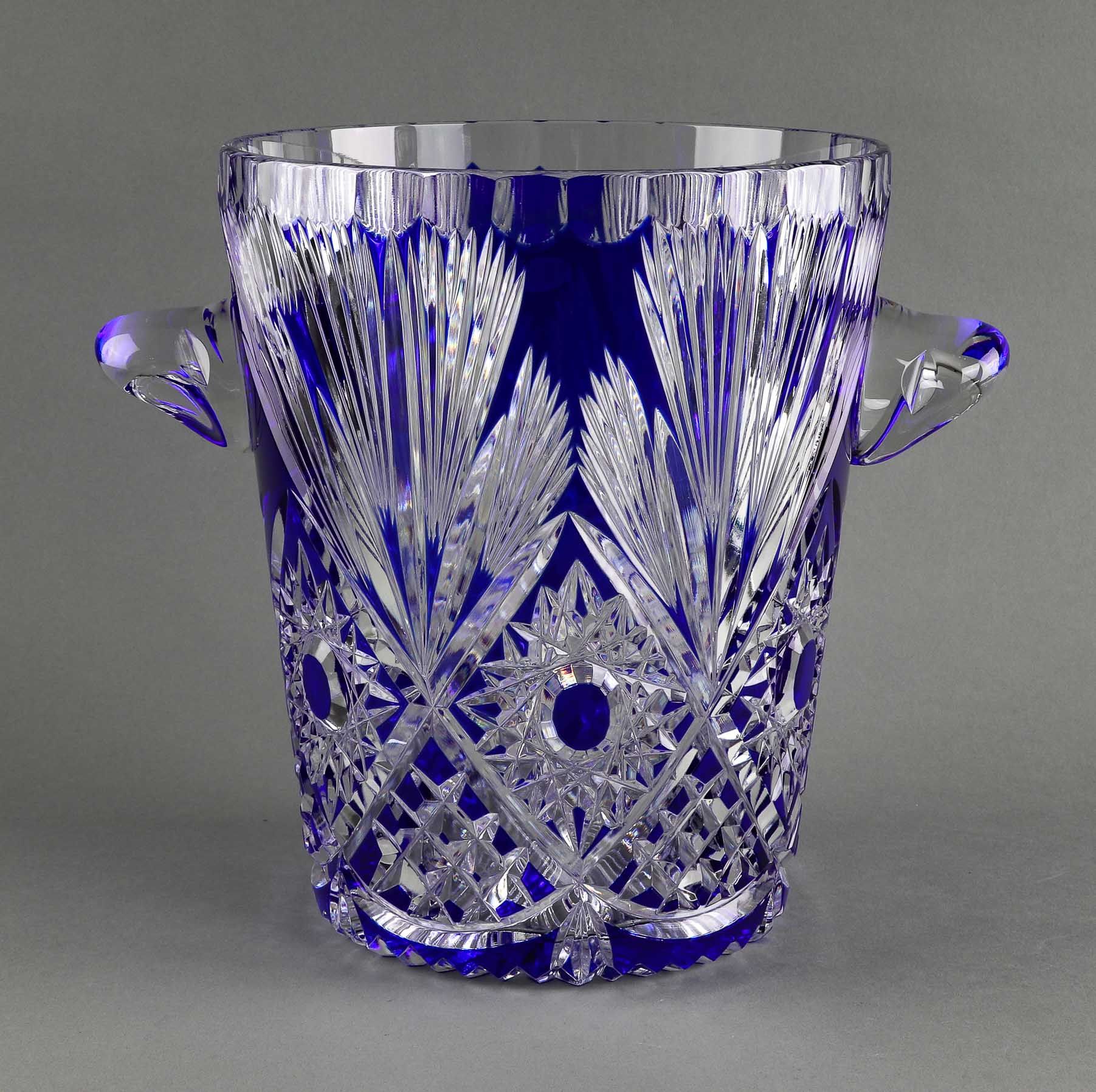 Null KLEIN à BACCARAT - Cubo de champán de cristal tallado azul - Firmado - En s&hellip;