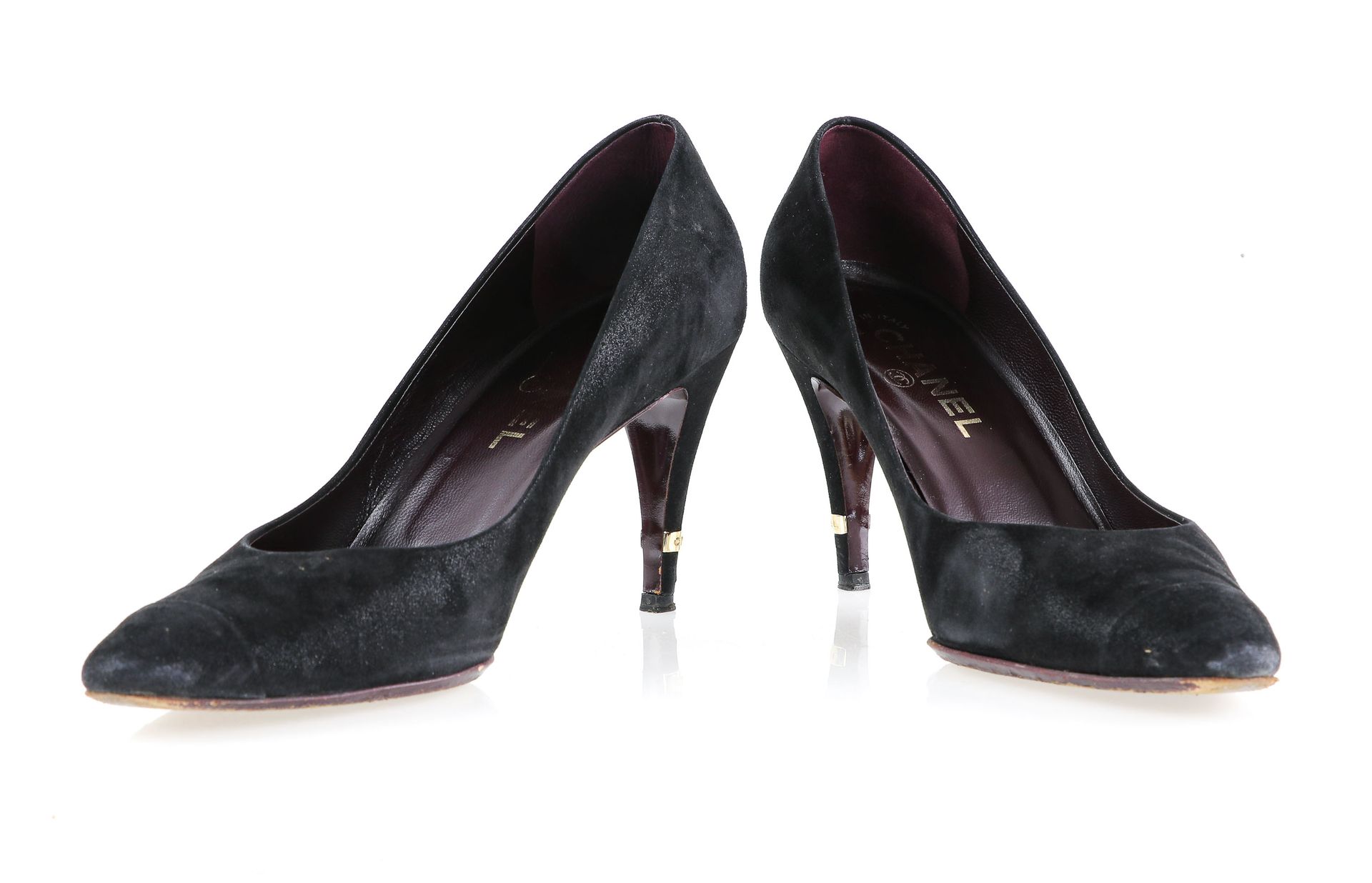 Null CHANEL - Pair of black nubuck pumps - S 39,5 (size can be between 39,5 and &hellip;