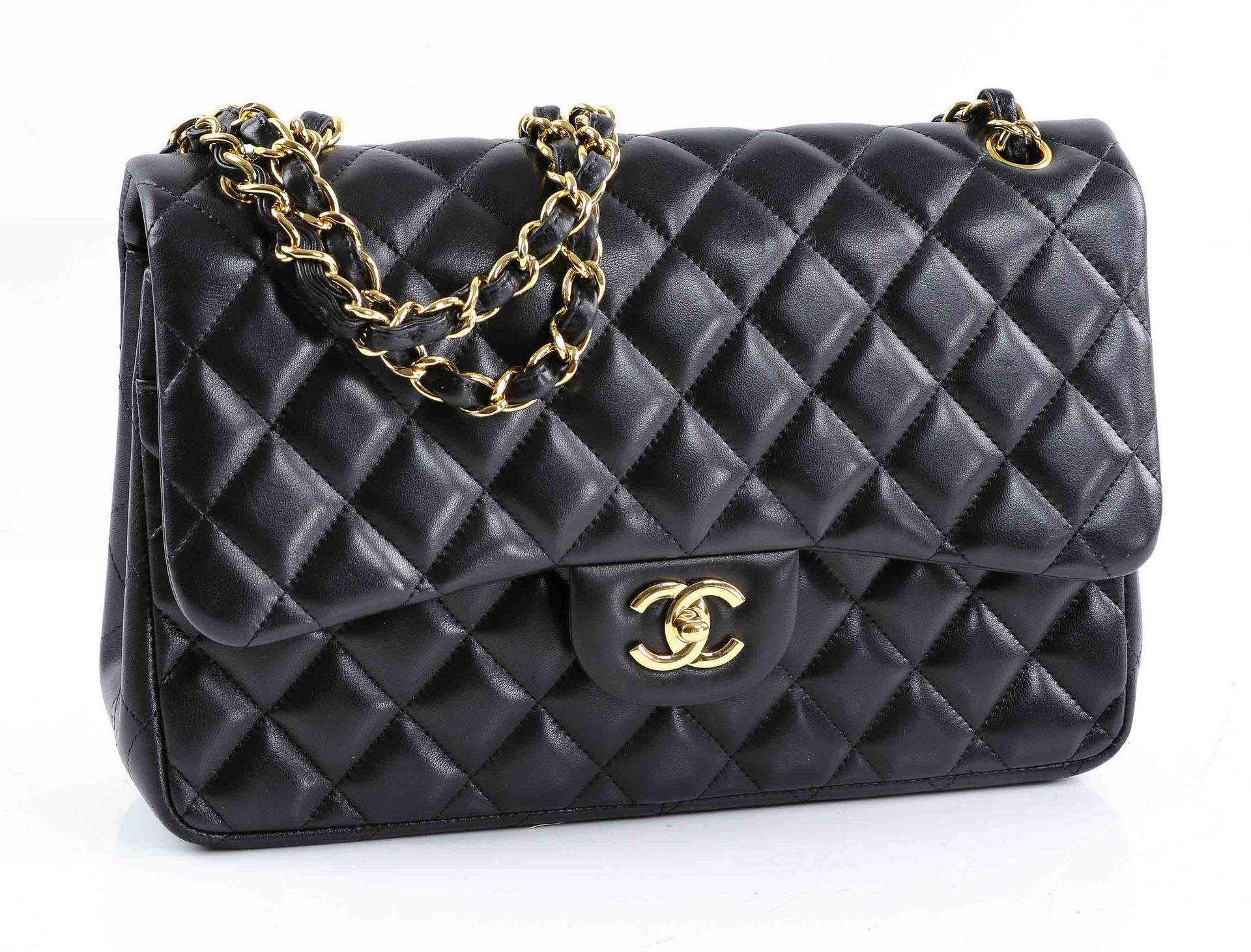 Null CHANEL - Large classic "Timeless Jumbo" bag in black quilted lambskin leath&hellip;