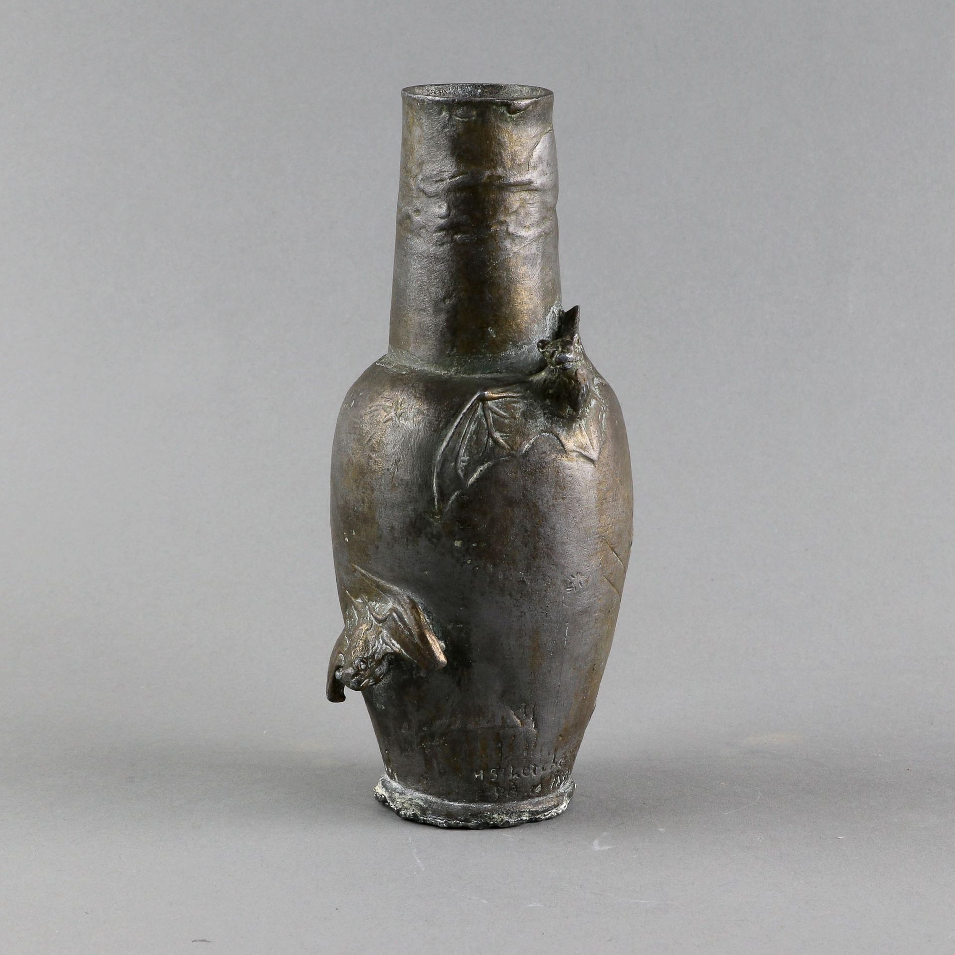 Null Hans STOLTENBERG-LERCHE - 被称为Hippolyte SAINT LERCHE (1867-1920) - 镀银青铜卵形花瓶，&hellip;