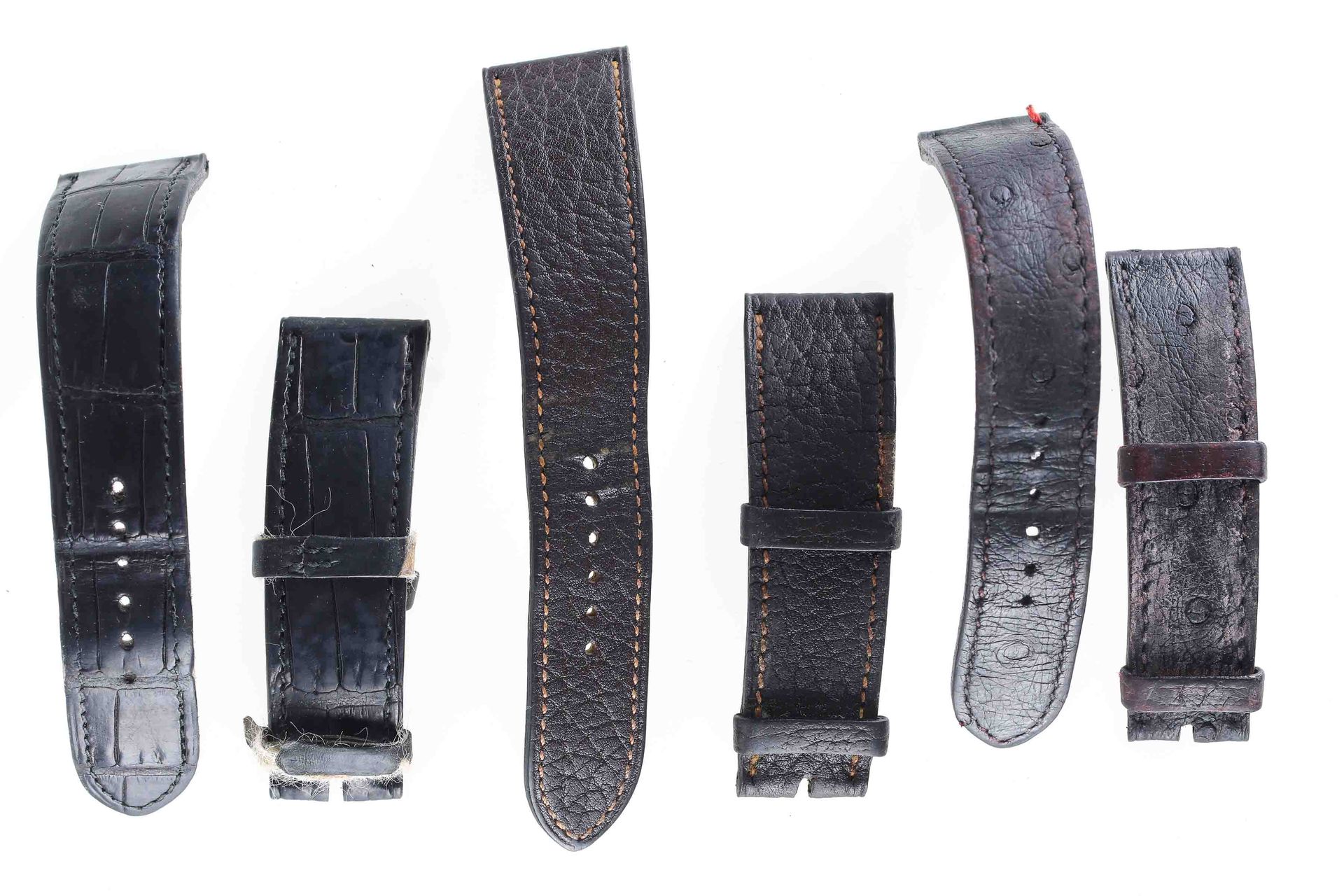 Null HERMES - Trois bracelets en cuir, autruche et crocodile marron et noir