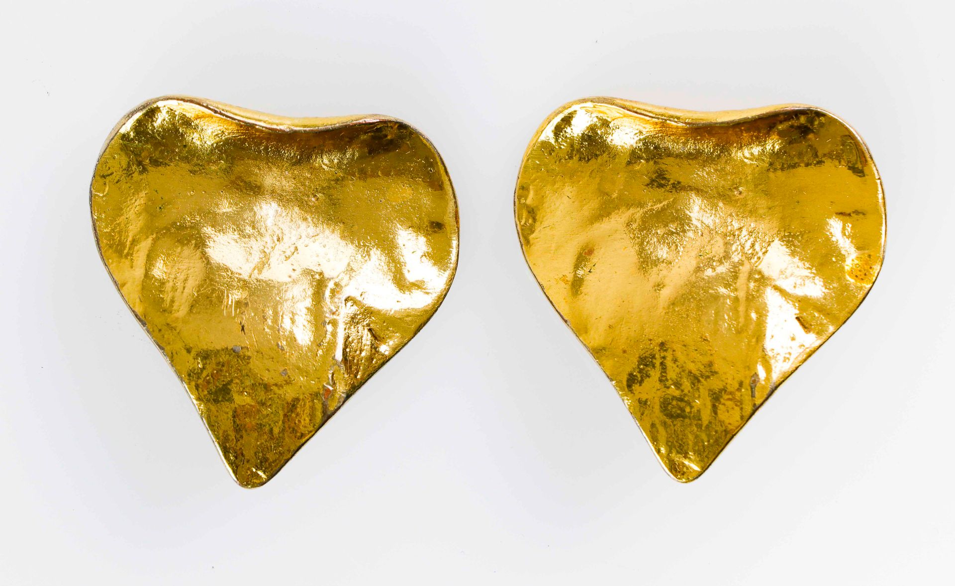 Null Yves St LAURENT. Ein Paar Ohrclips mit Blattdekor aus vergoldetem Metall - &hellip;